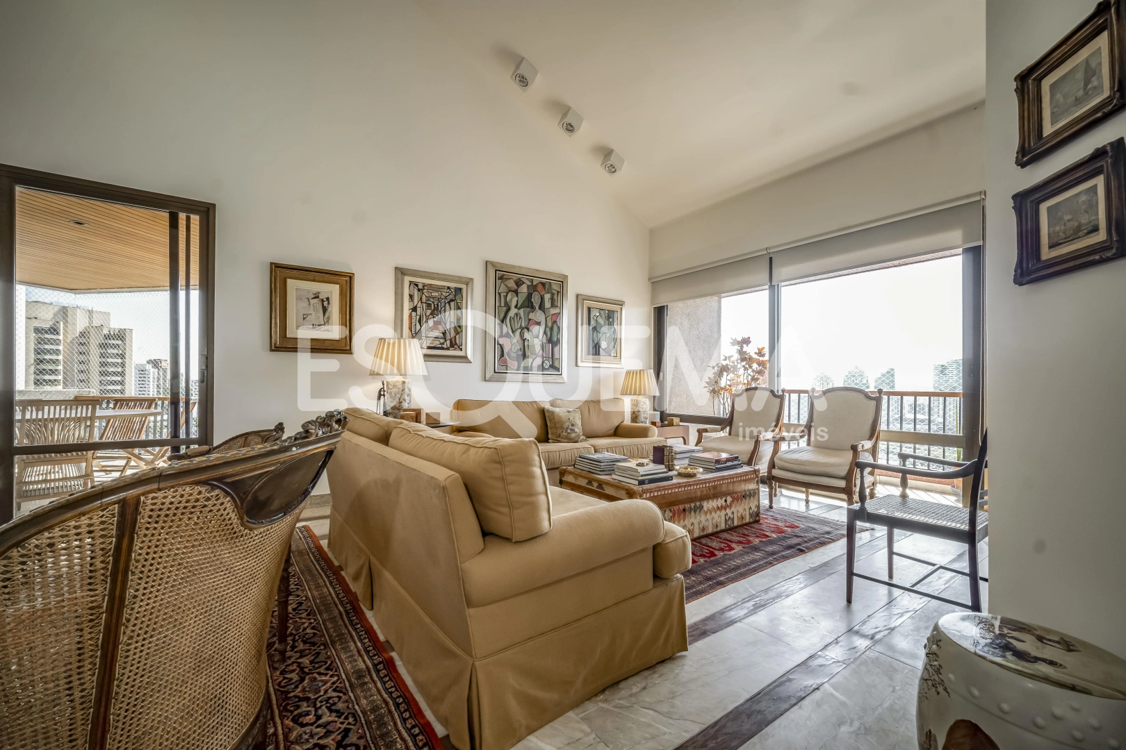 Cobertura duplex reformada com piscina - Imagem 8
