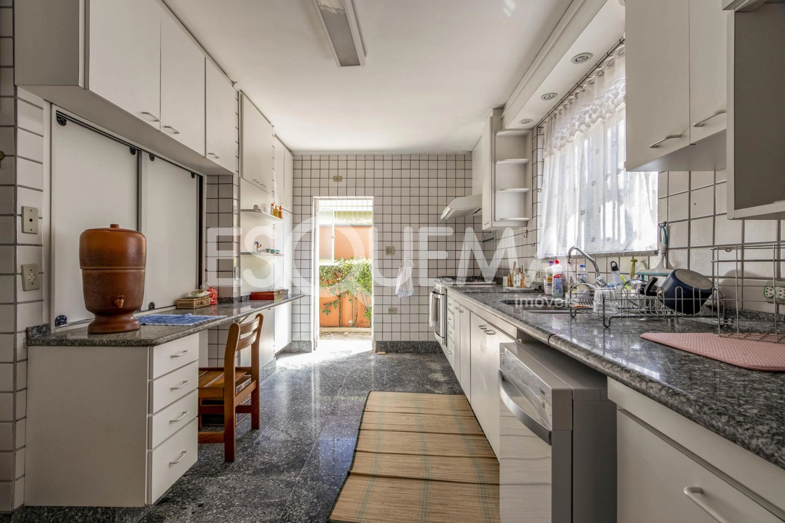 Casa em rua segura e arborizada - Imagem 10