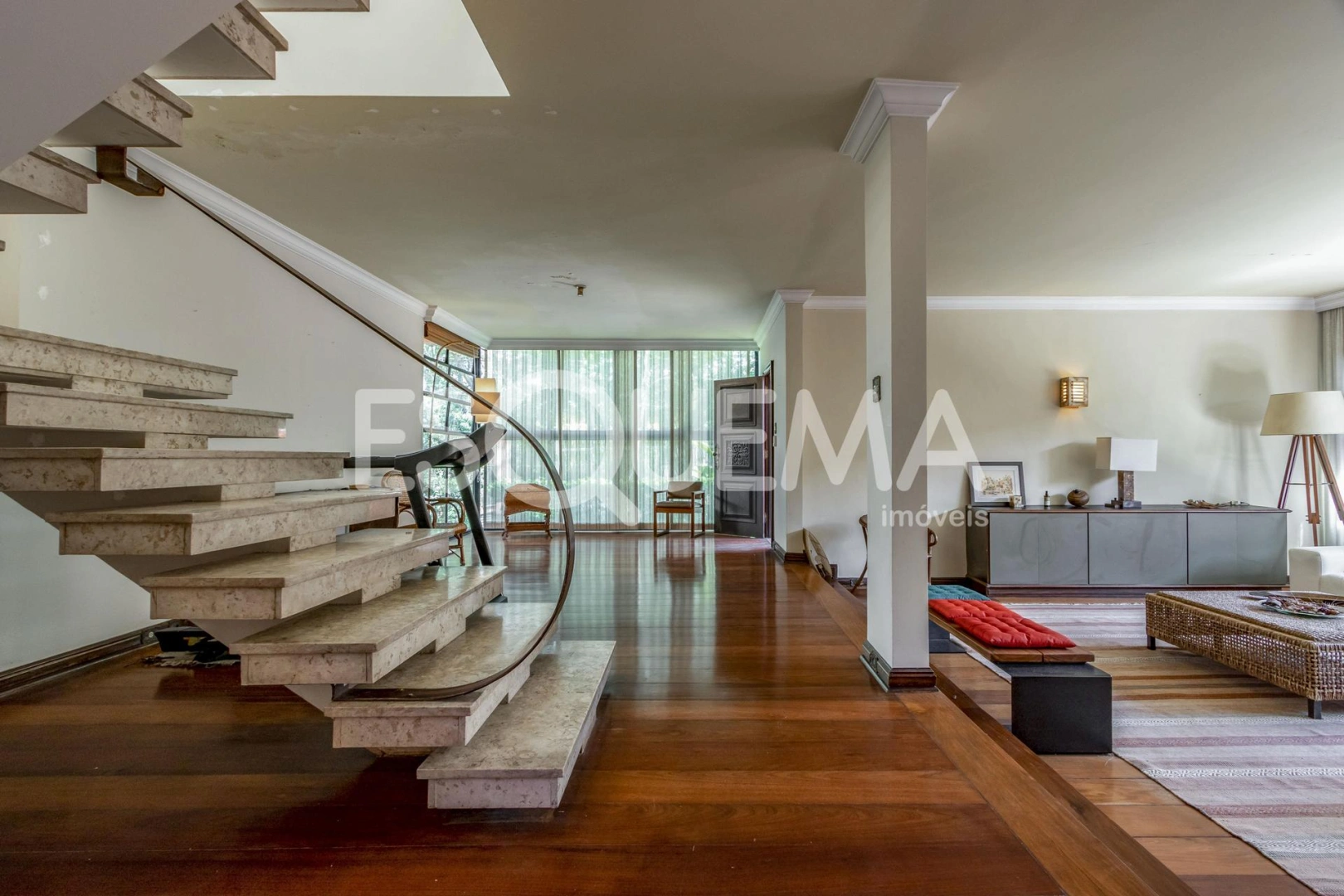Casa em rua segura e arborizada - Imagem 5