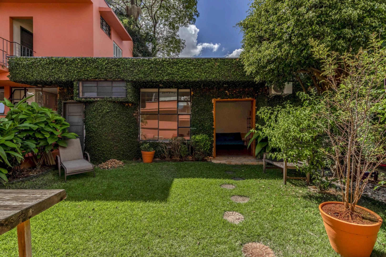 Casa em rua segura e arborizada - Imagem 6