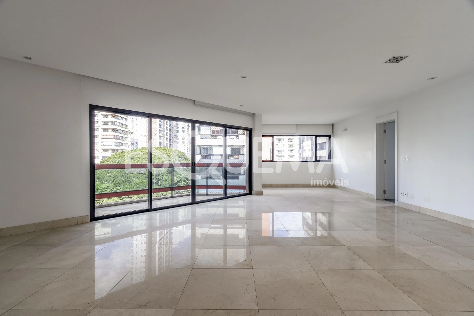 Apartamento reformado em região valorizada - Imagem 3