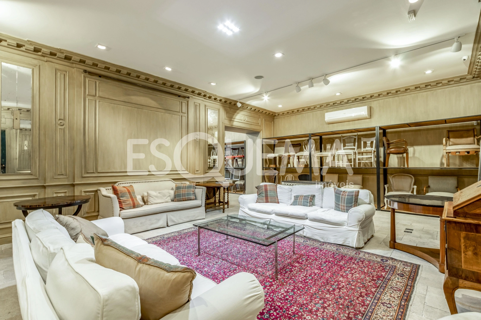 Loja com estilo clássico referência em decoração - Imagem 12