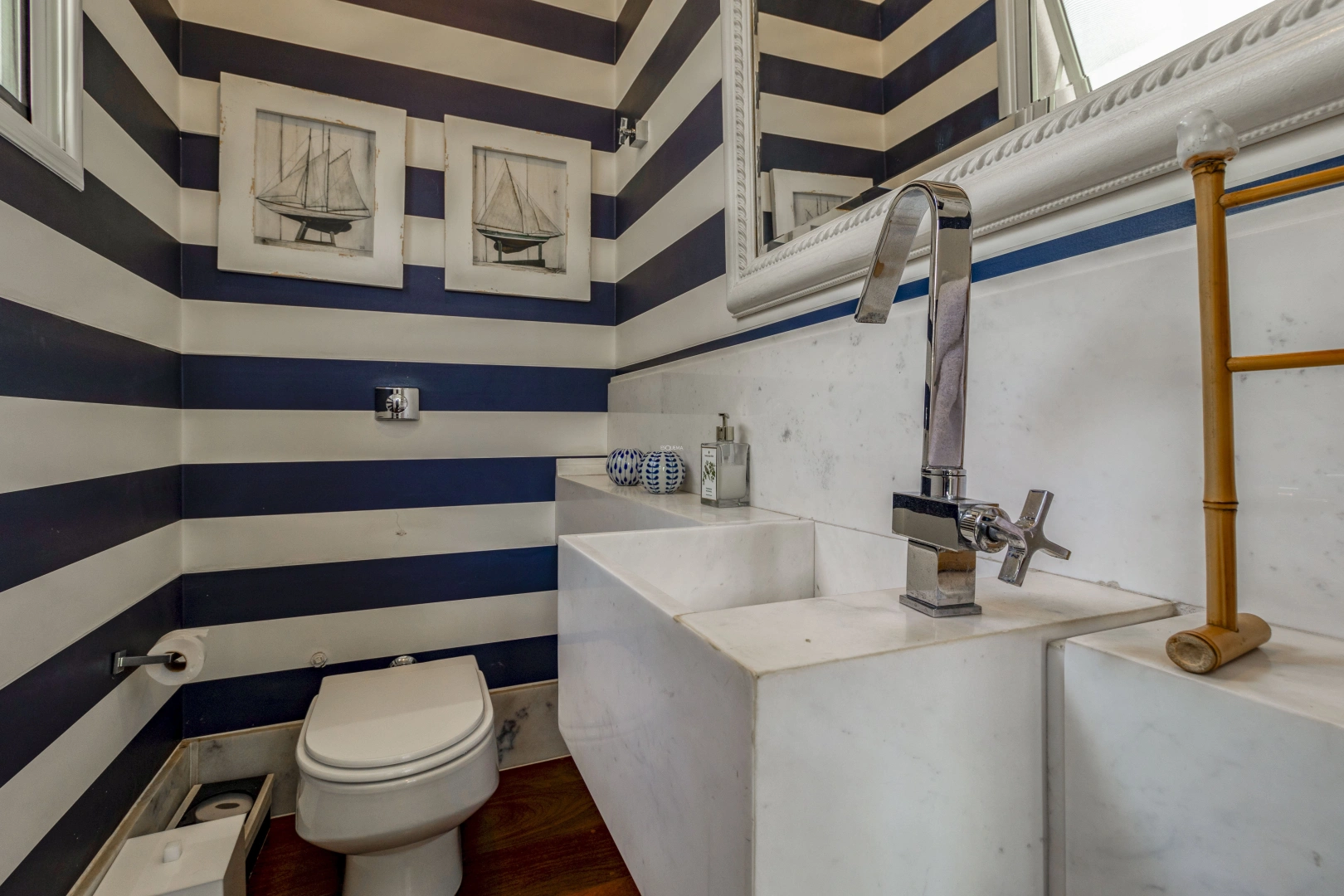 Casa com ótima localização em rua residencial - Imagem 11