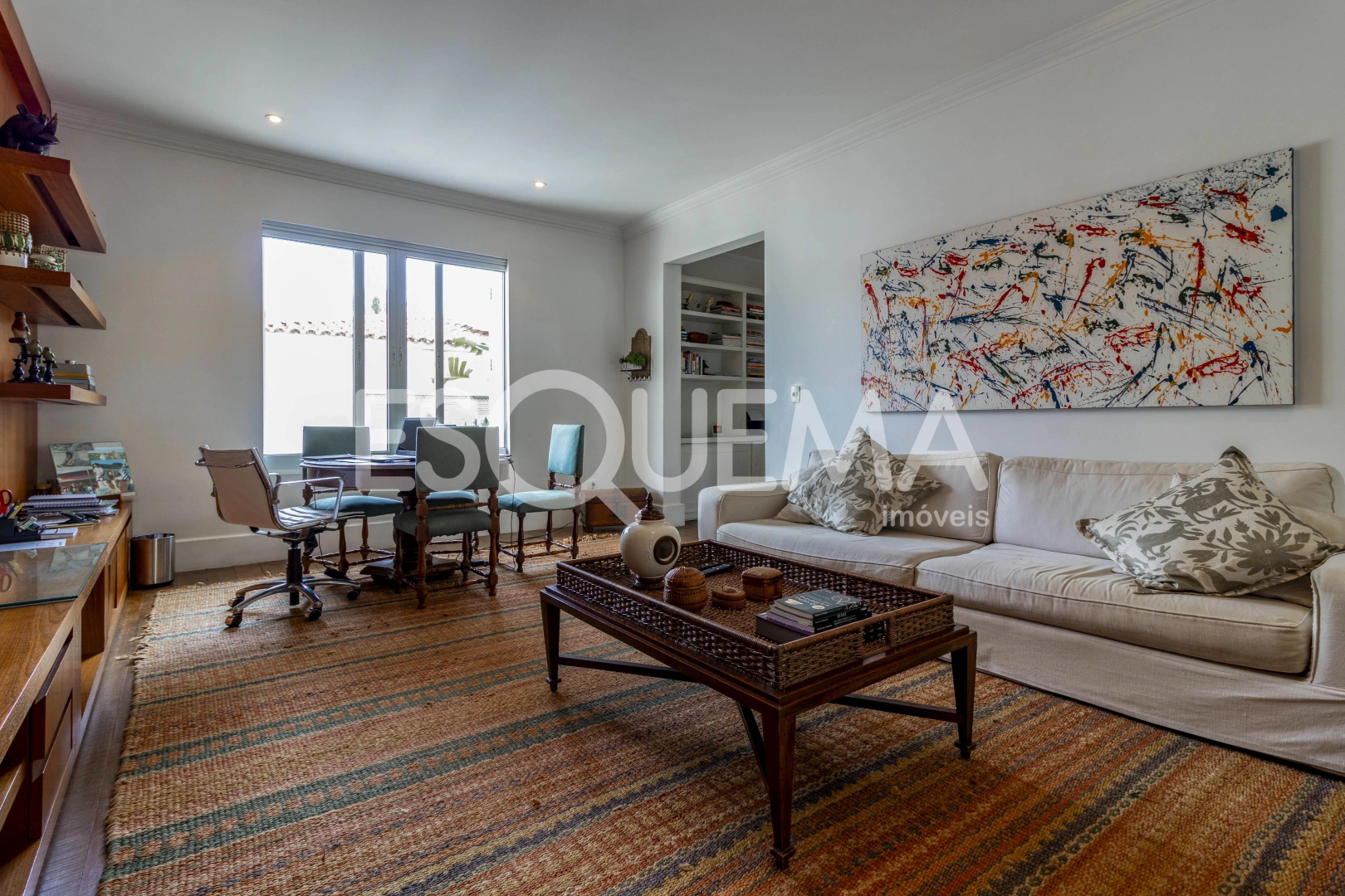 Casa com ótima localização em rua residencial - Imagem 8