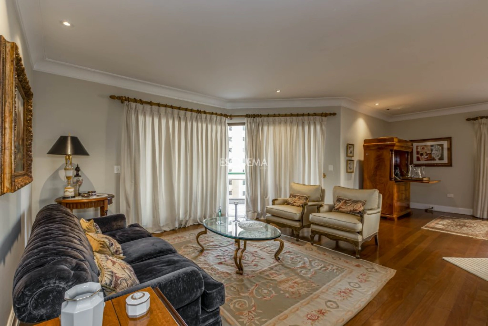 Apartamento em frente à Escola Graduada - Imagem 2