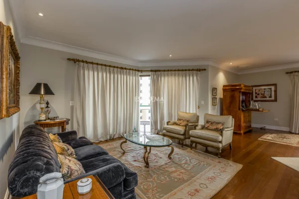Apartamento em frente à Escola Graduada