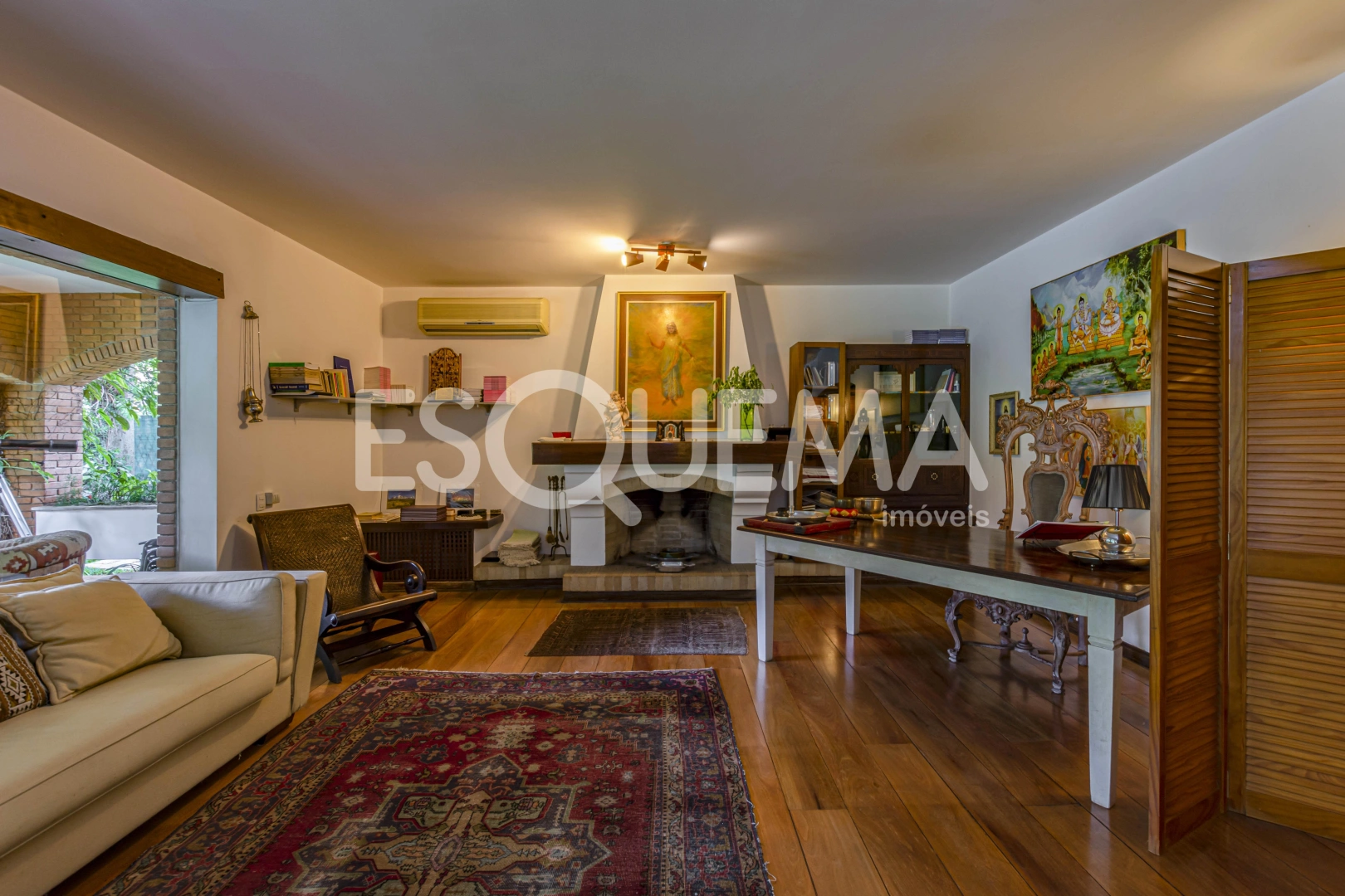 Casa com amplo terreno em bairro nobre - Imagem 10