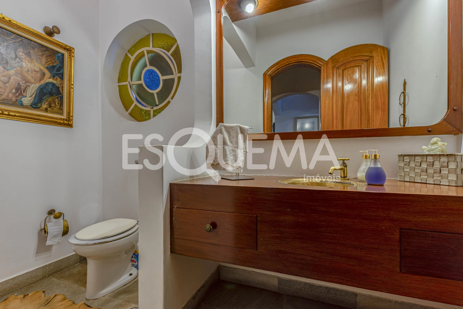 Casa com amplo terreno em bairro nobre - Imagem 15