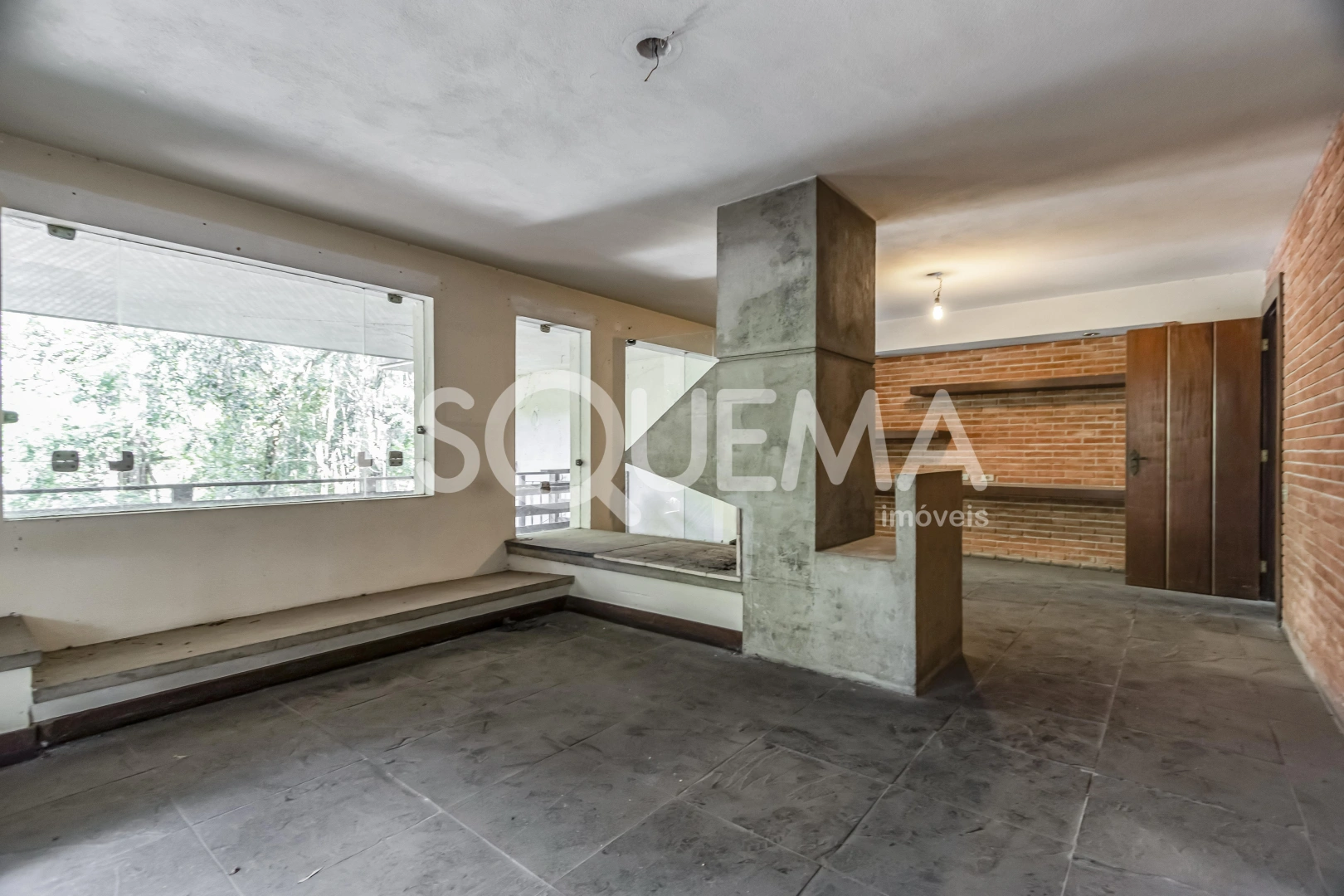 Casa com amplo terreno e excelente localização - Imagem 5