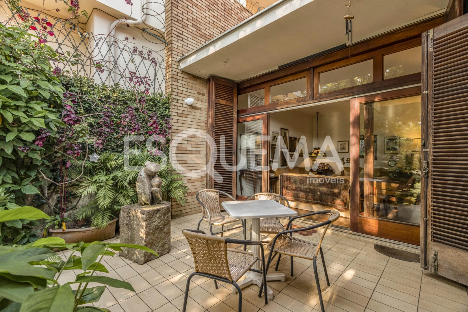 Casa térrea com excelente localização e segurança - Imagem 11