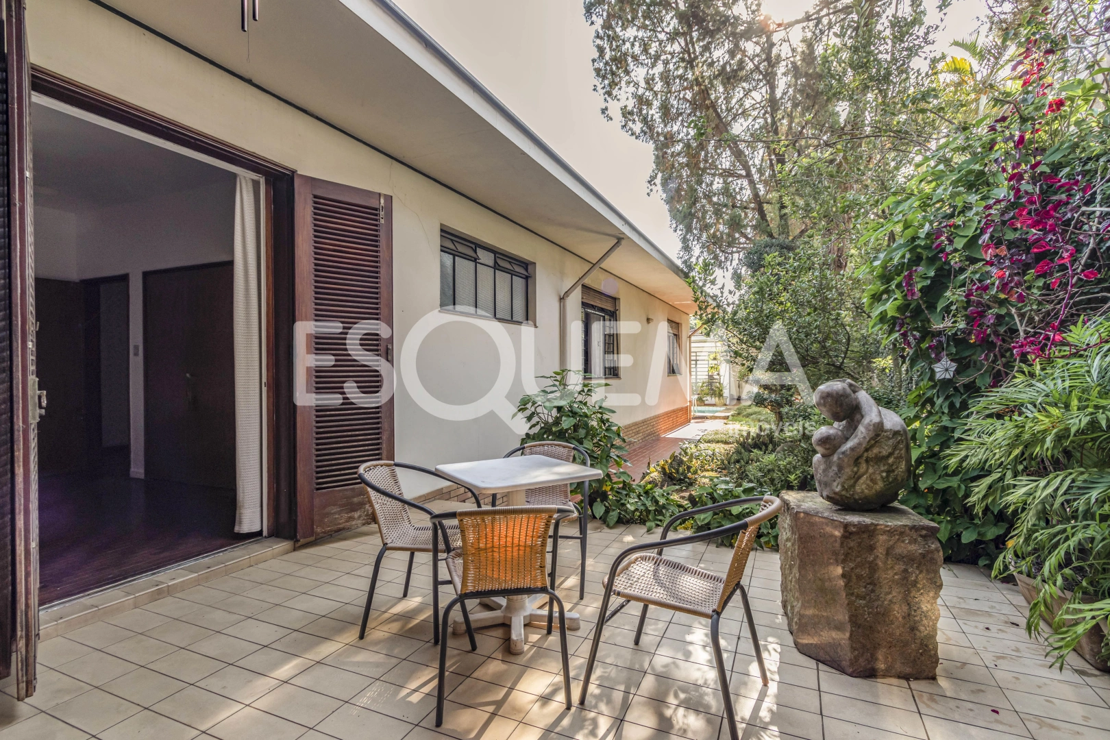 Casa térrea com excelente localização e segurança - Imagem 15