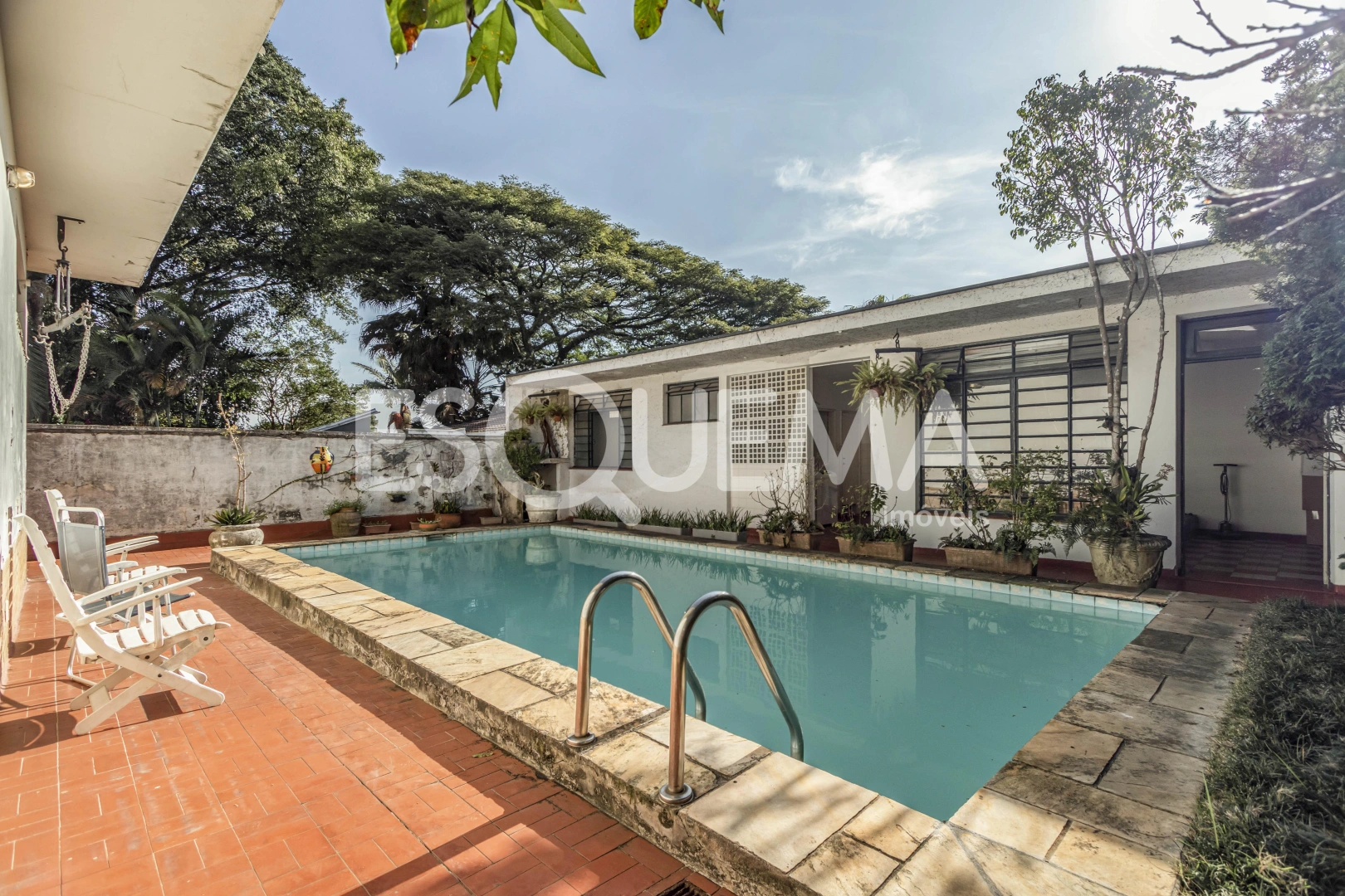 Casa térrea com excelente localização e segurança - Imagem 2