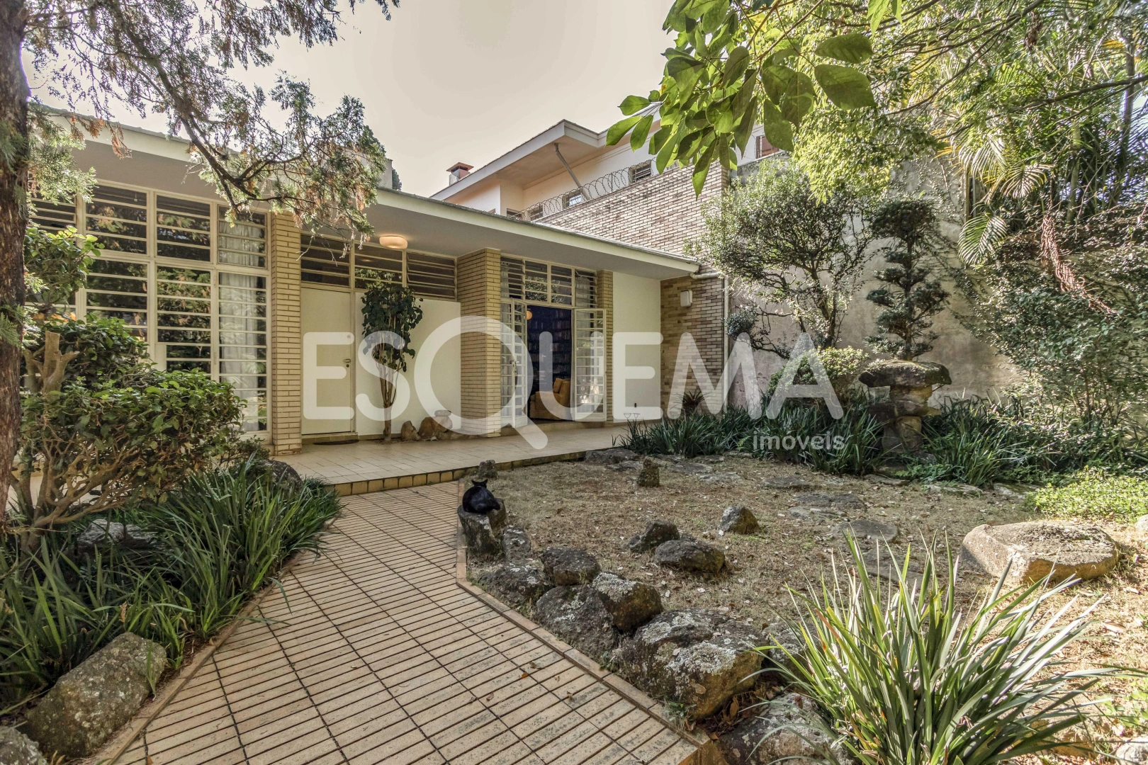 Casa térrea com excelente localização e segurança - Imagem 4