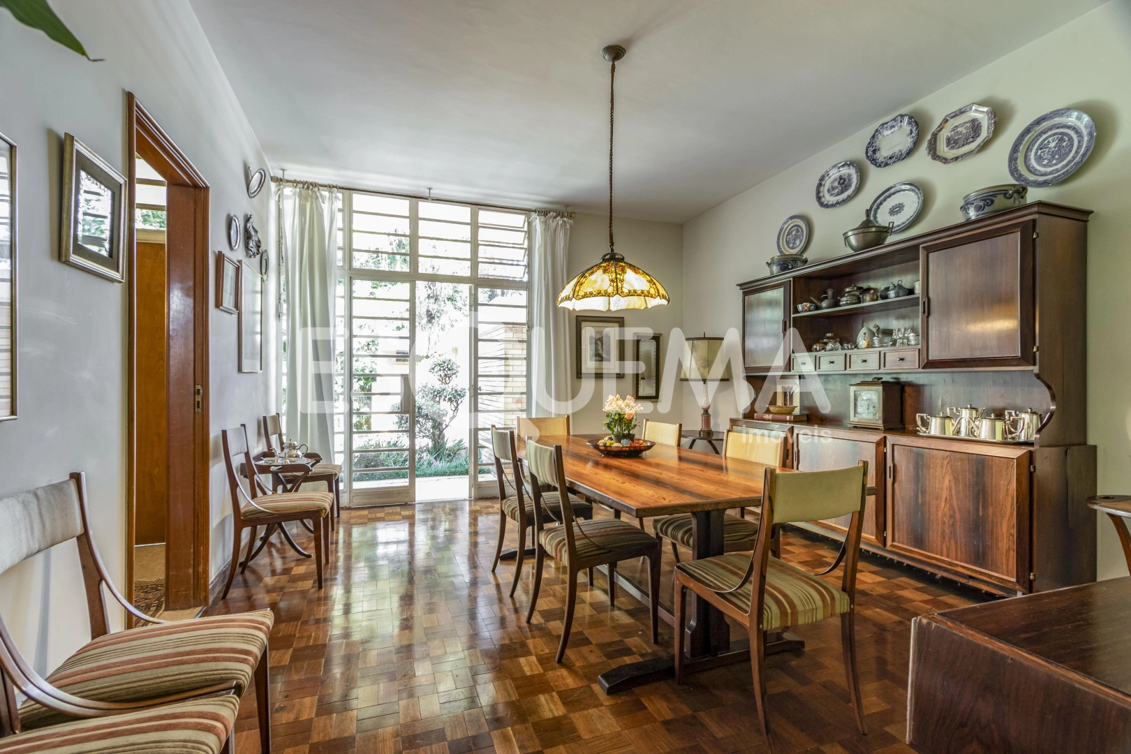 Casa térrea com excelente localização e segurança - Imagem 8