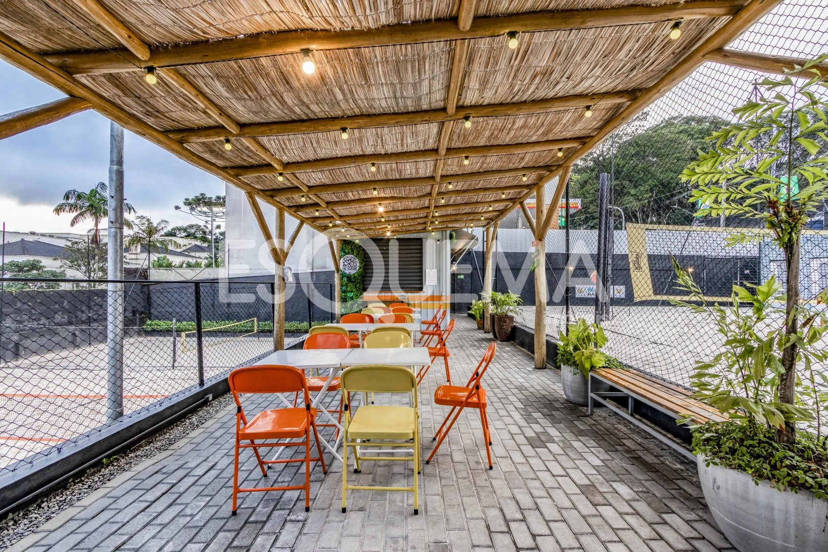 Terreno amplo com ótima localização - Imagem 6