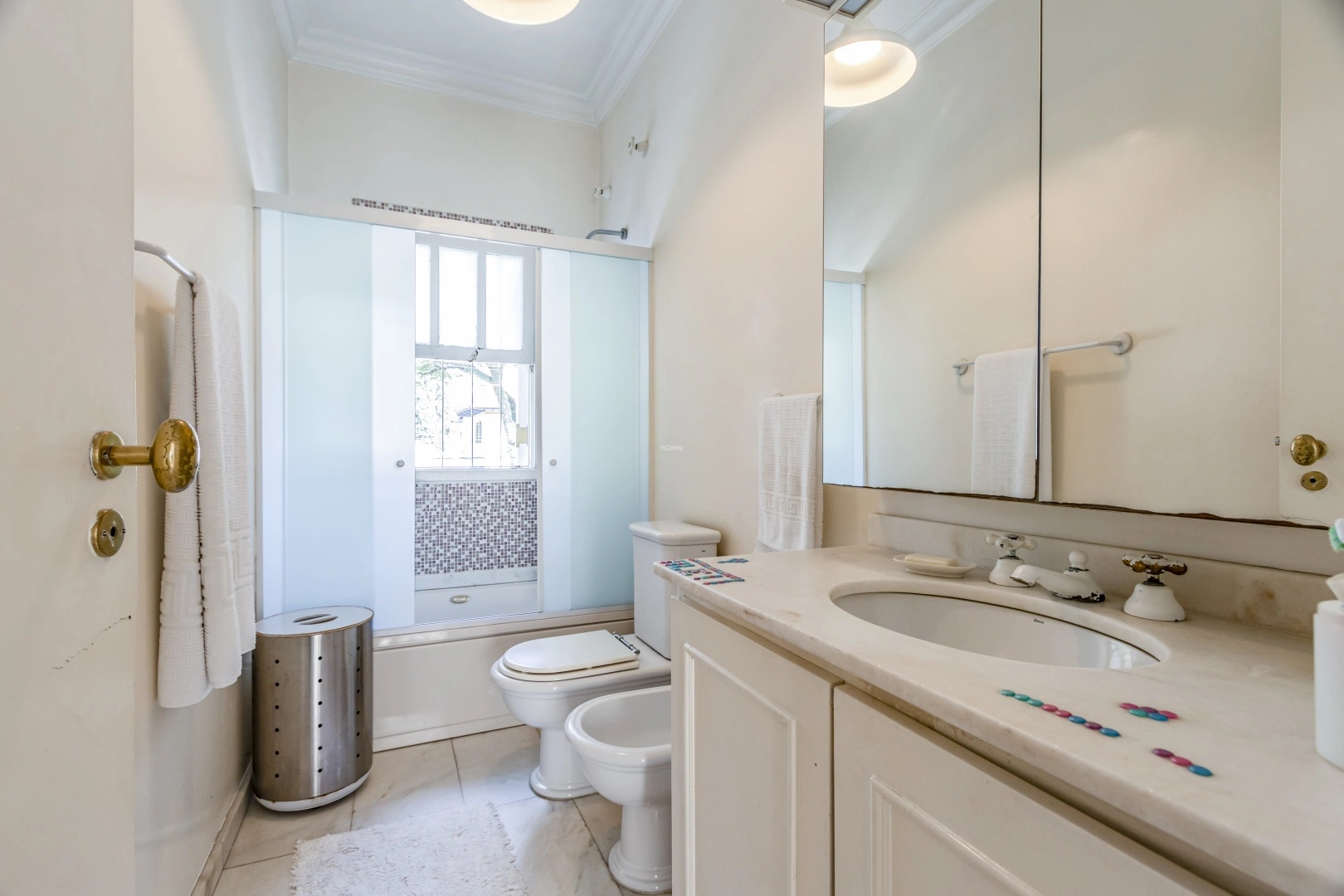 Casa em excelente localização e bairro valorizado - Imagem 13