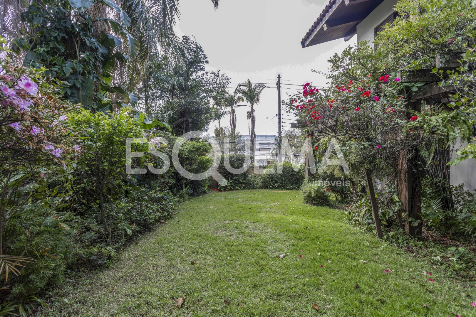 Casa em rua tranquila - Imagem 2