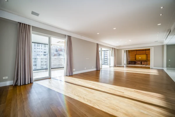Apartamento reformado em bairro nobre