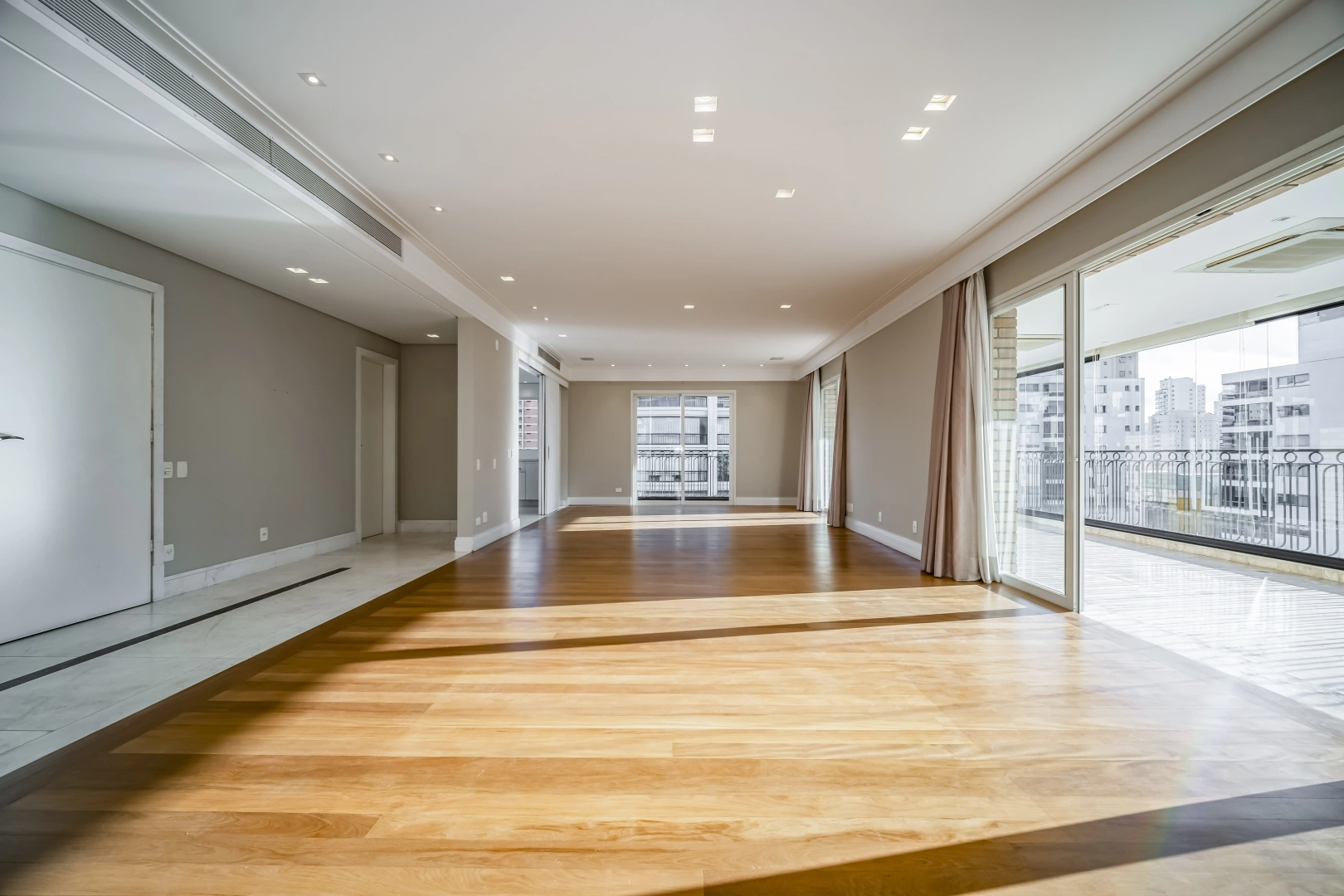 Apartamento reformado em bairro nobre - Imagem 3