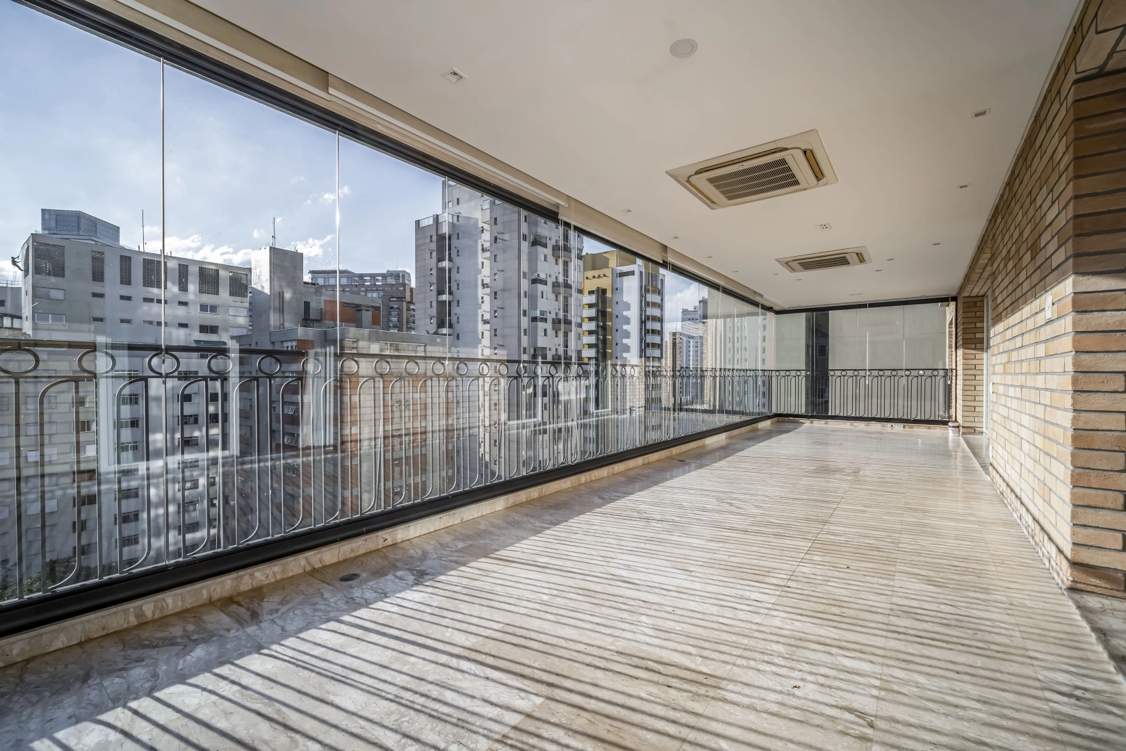 Apartamento reformado em bairro nobre - Imagem 6