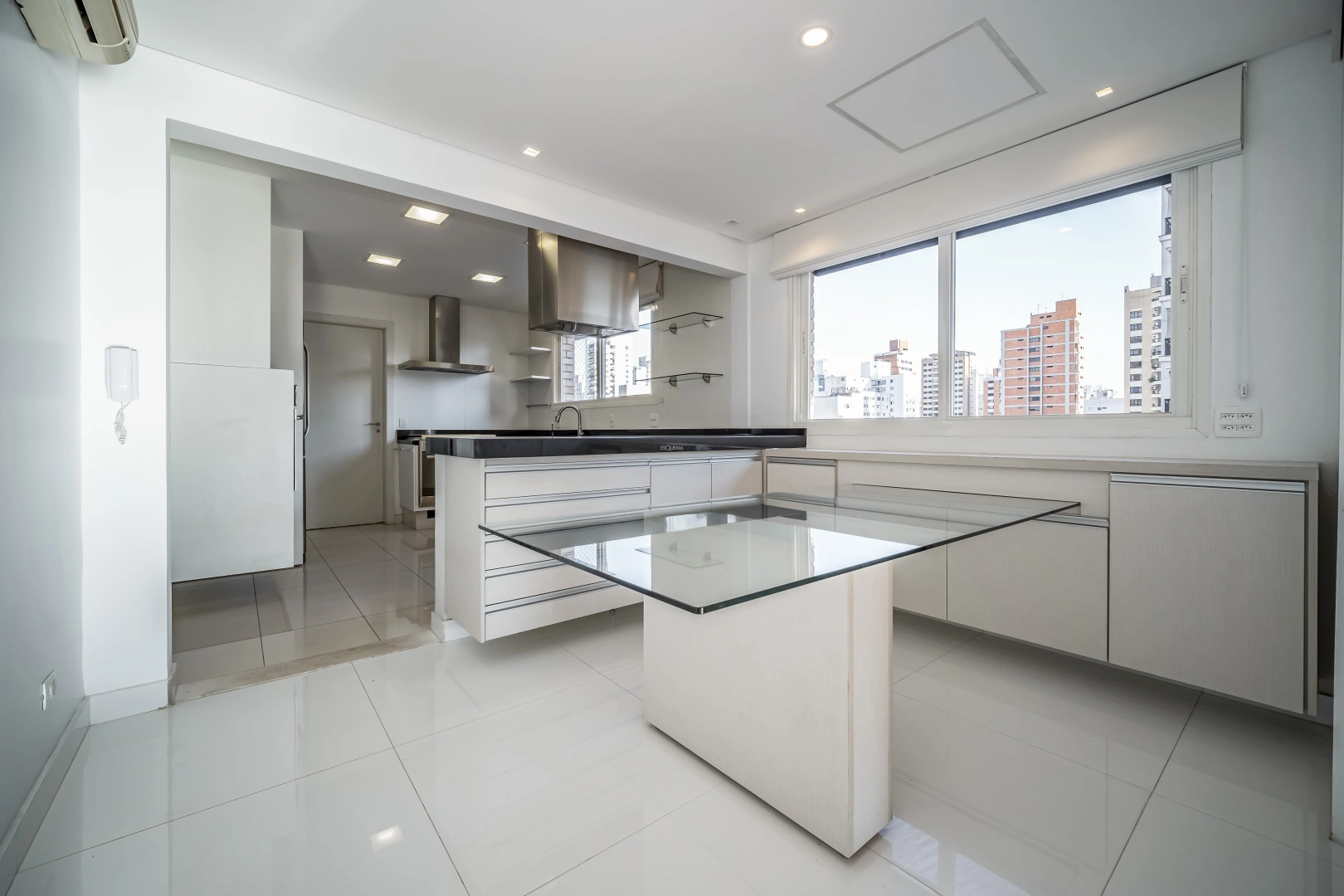 Apartamento reformado em bairro nobre - Imagem 9