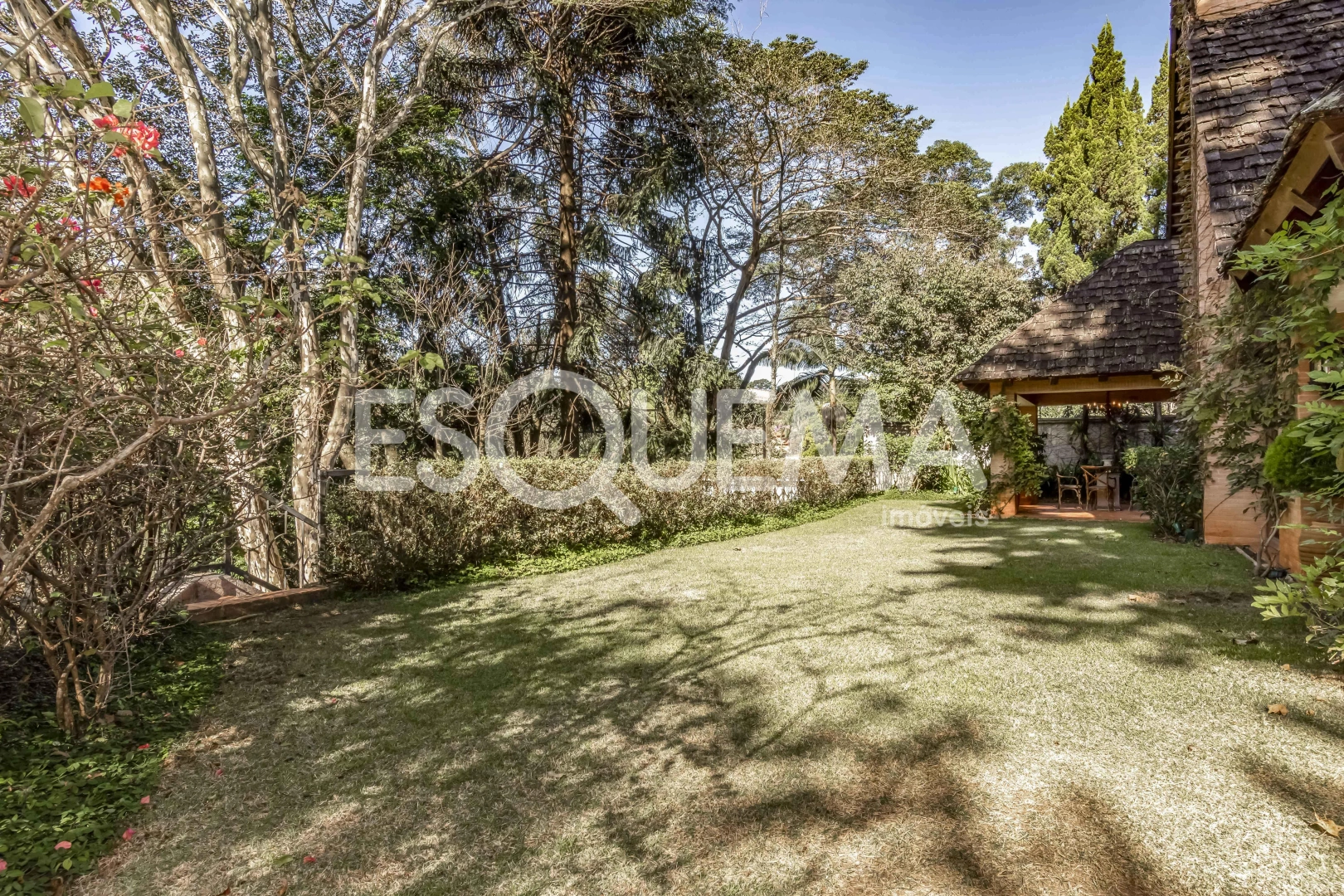Casa em rua fechada - Imagem 2