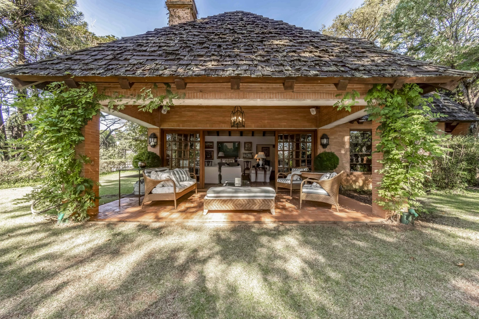Casa em rua fechada - Imagem 3