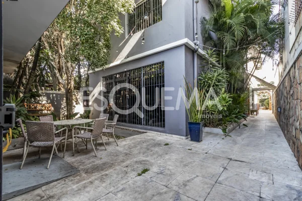 Casa com ótima planta para uso comercial ou residencial