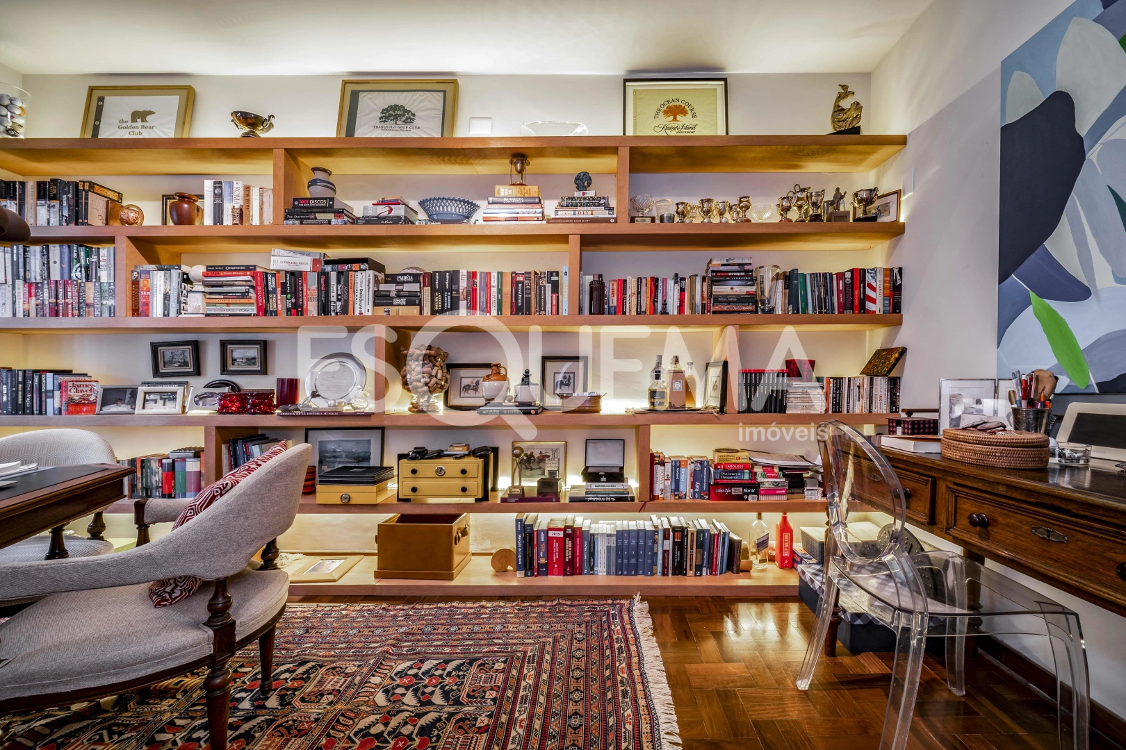Casa com agradável área gourmet integrada ao jardim com piscina - Imagem 8