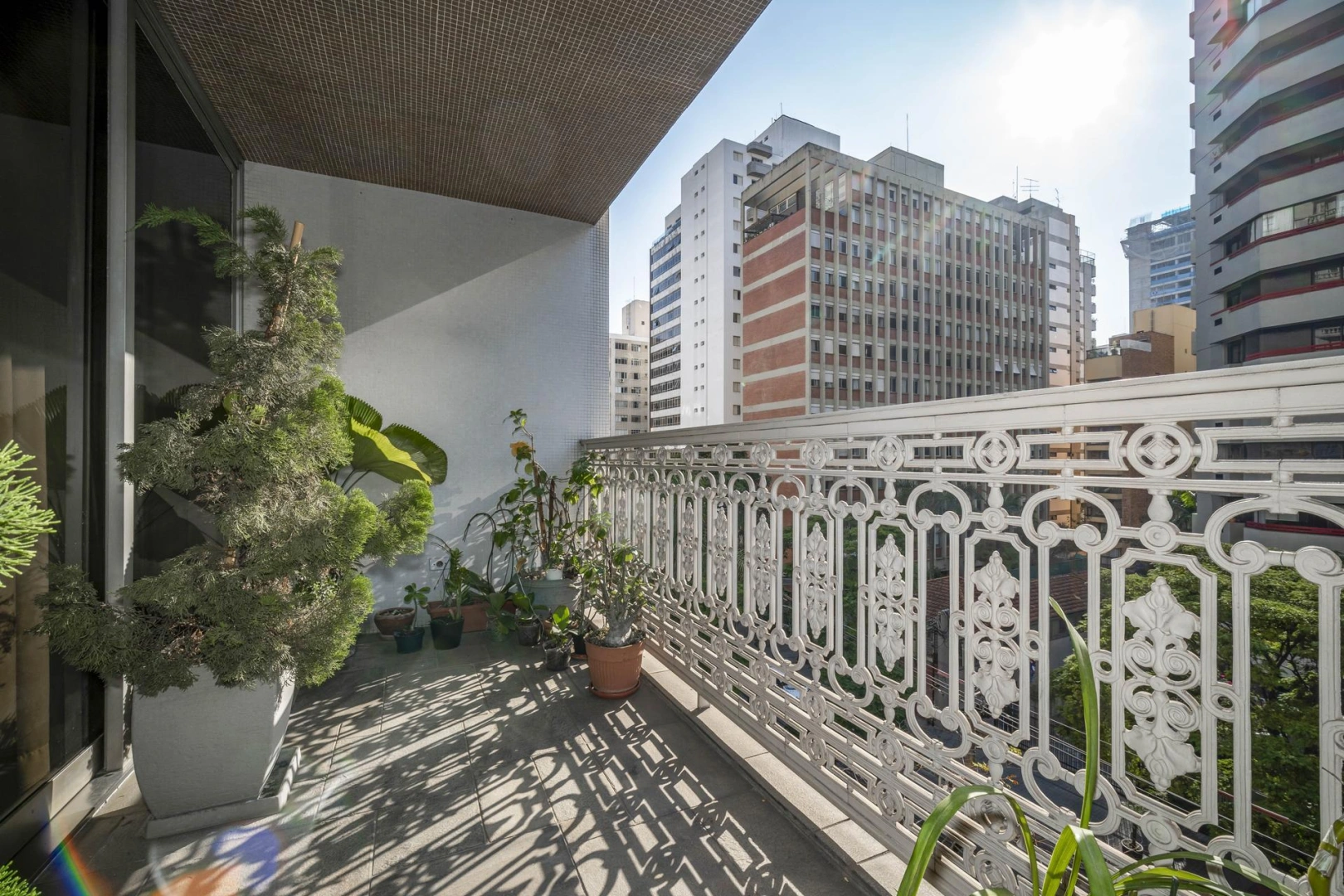 Apartamento amplo em rua cobiçada do Itaim Bibi - Imagem 1