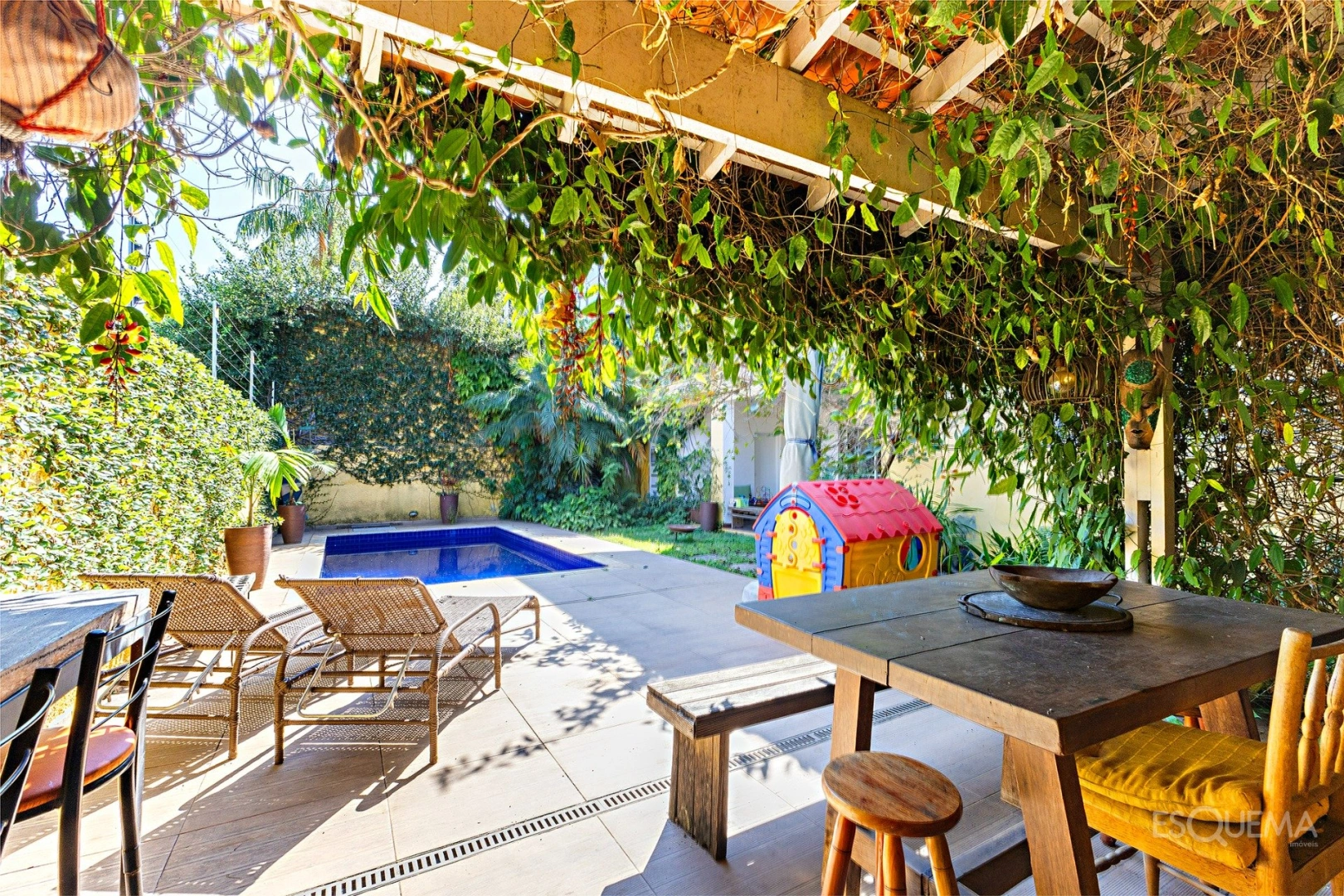 Casa em ótima localização do bairro - Imagem 2