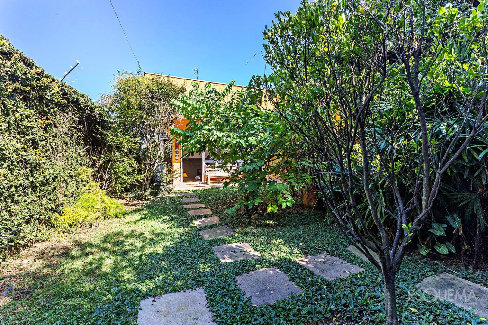 Casa em ótima localização do bairro - Imagem 5