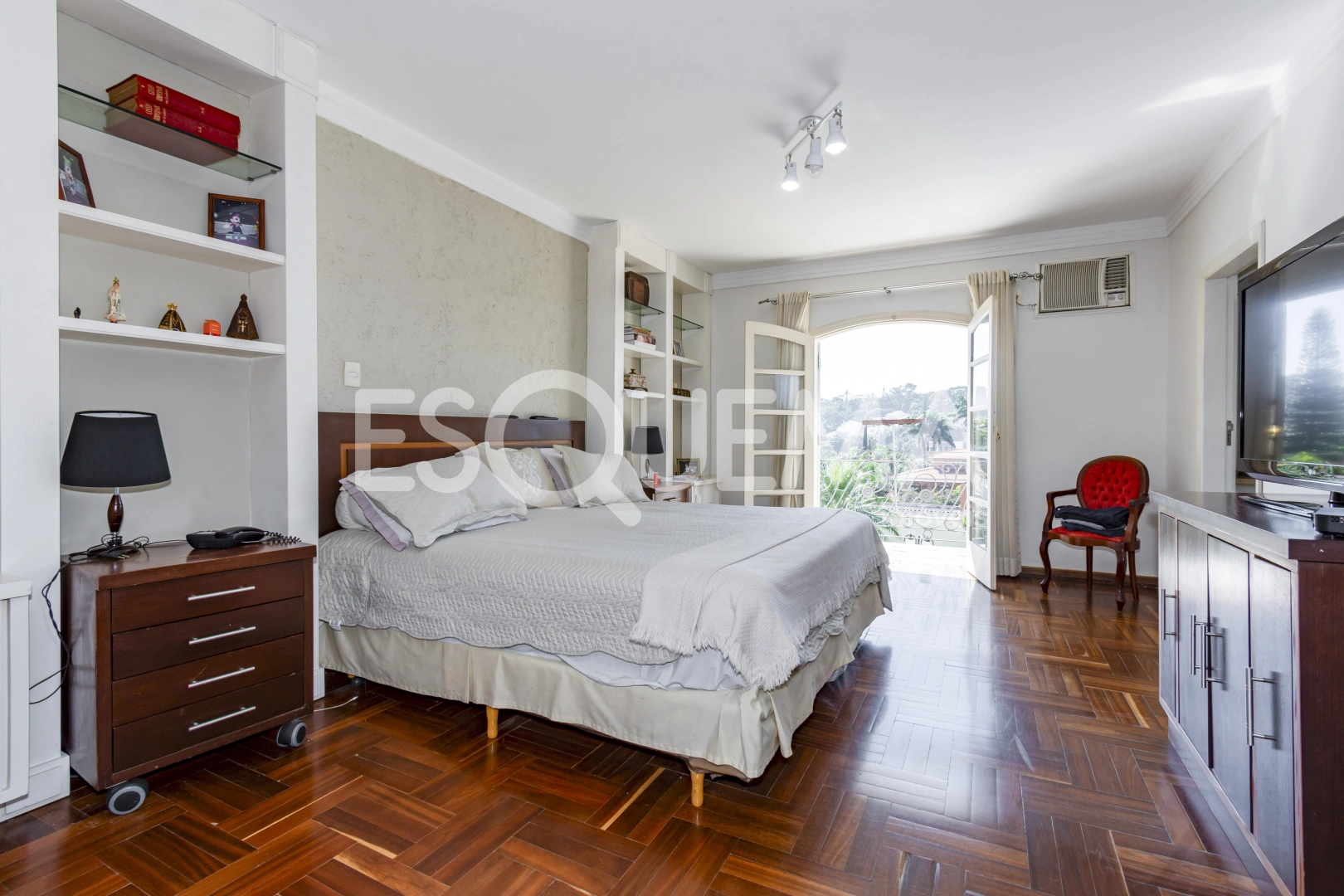 Casa ampla em rua tranquila - Imagem 15