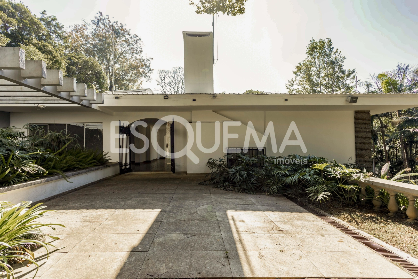 Casa com projeto de Oswaldo Bratke em terreno de 3.600 m² - Imagem 11