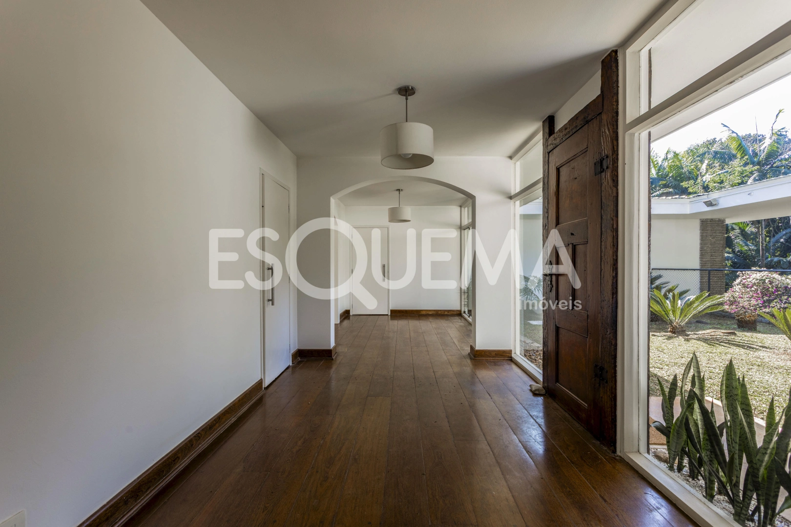 Casa com projeto de Oswaldo Bratke em terreno de 3.600 m² - Imagem 12