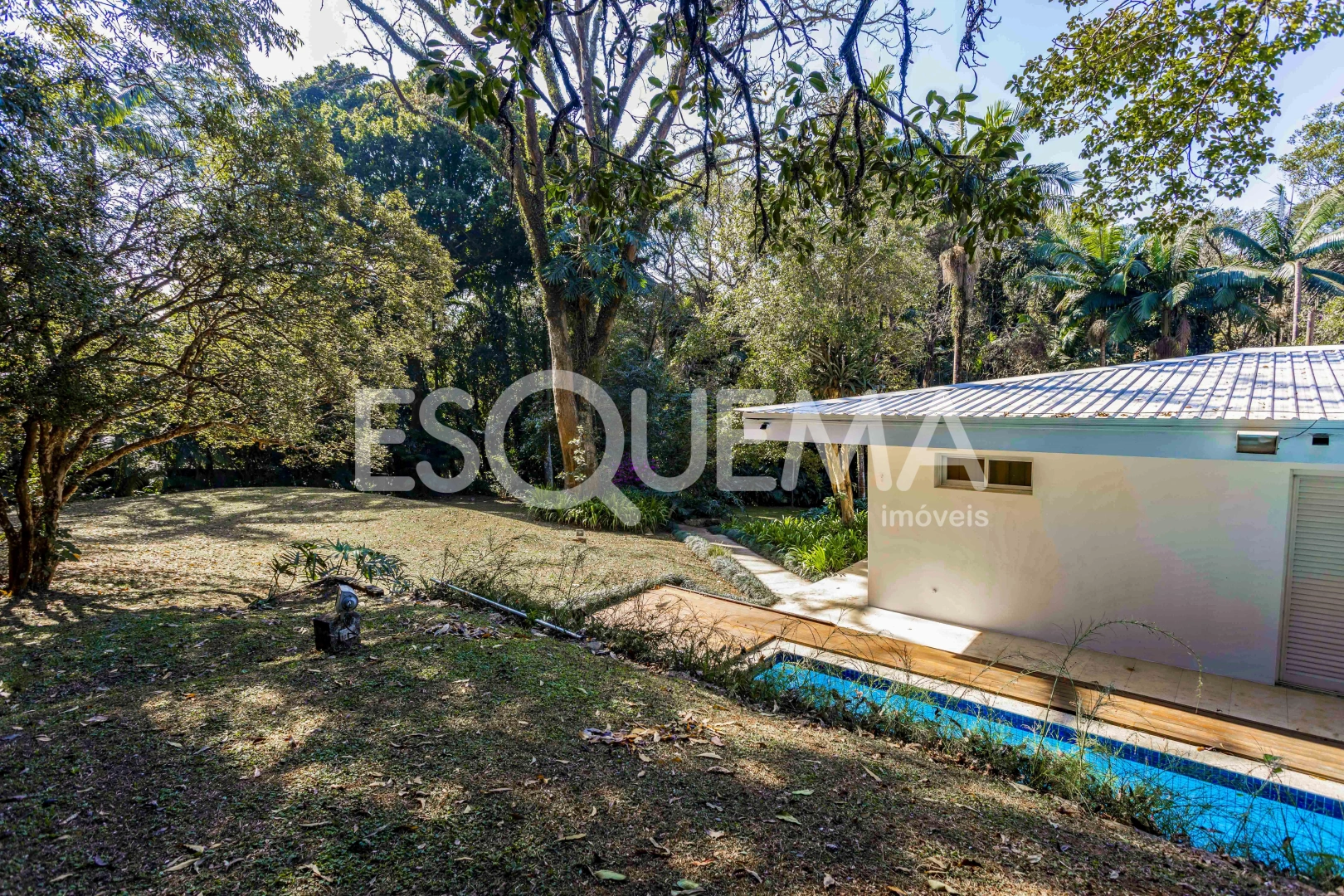 Casa com projeto de Oswaldo Bratke em terreno de 3.600 m² - Imagem 6