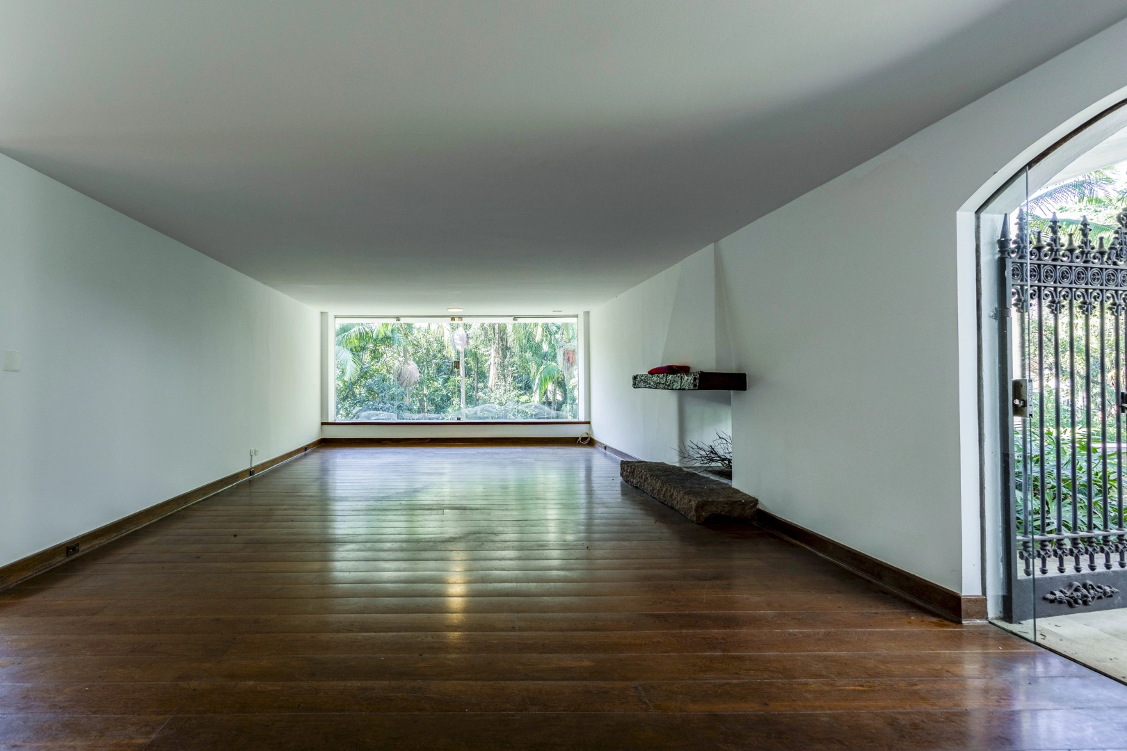 Casa com projeto de Oswaldo Bratke em terreno de 3.600 m² - Imagem 8
