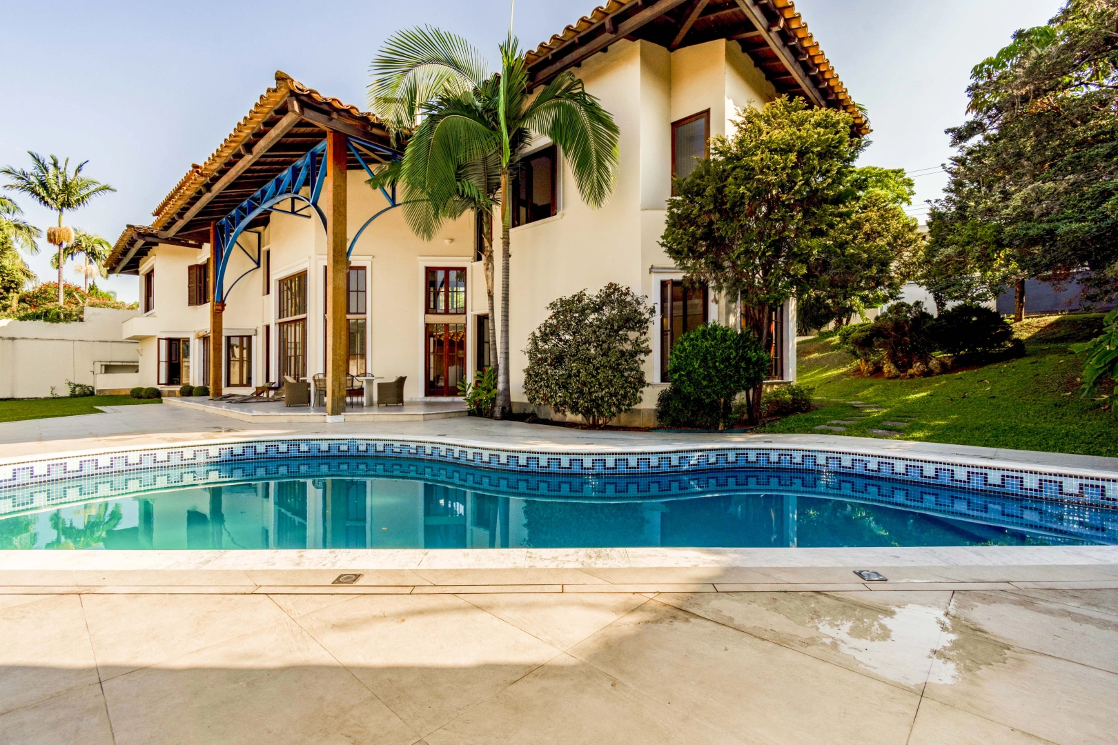 Casa com projeto assinado por Marcos Tomanik - Imagem 1