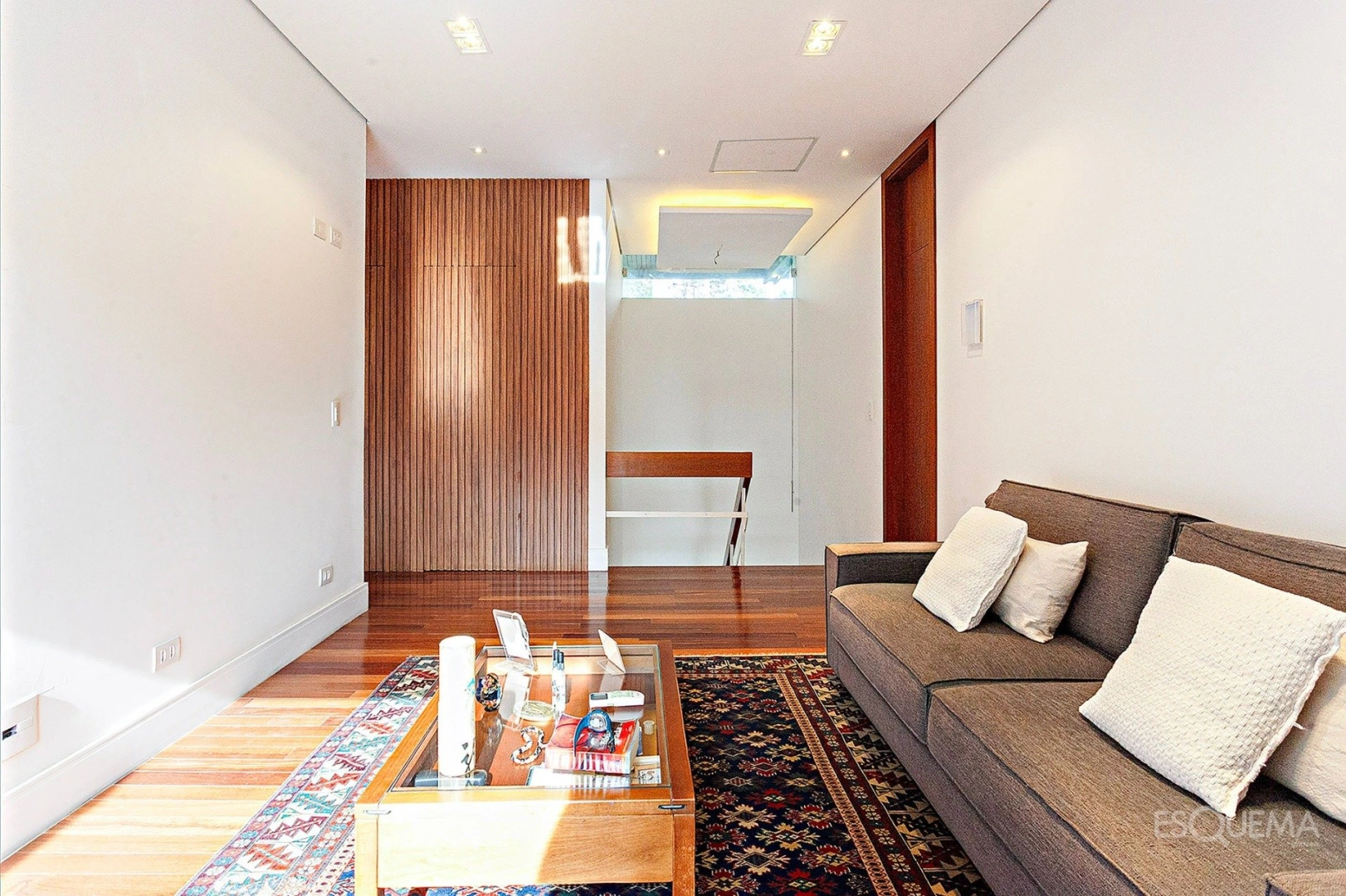 Com living envidraçado, lareira e a poucas quadras do Ibirapuera - Imagem 9