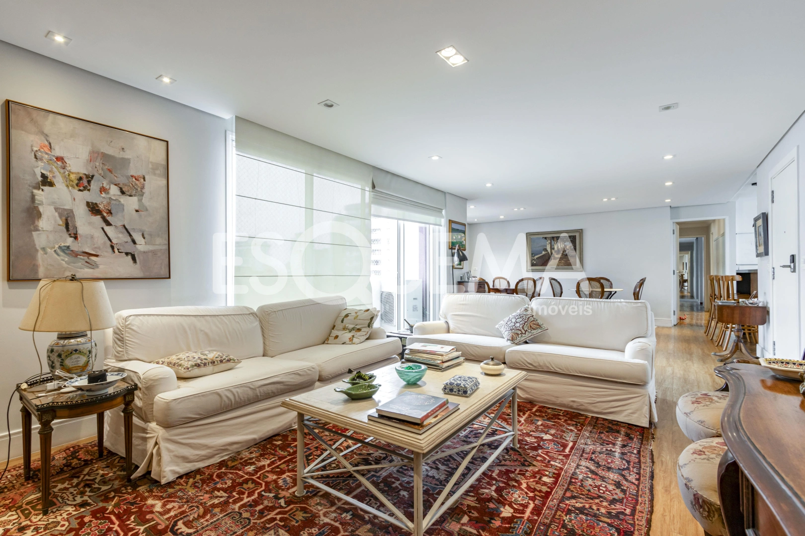 Apartamento reformado, em prédio procurado - Imagem 1