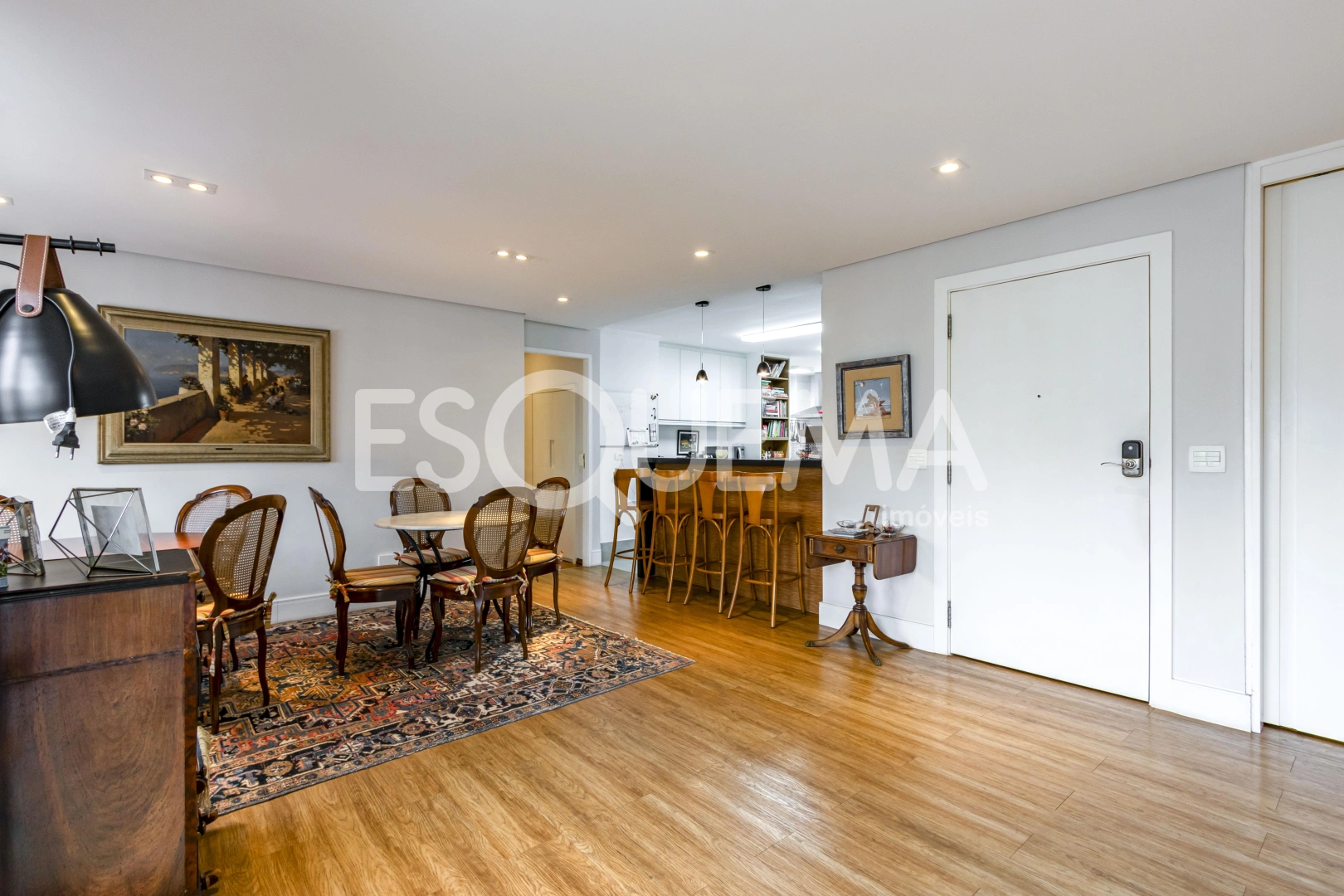Apartamento reformado, em prédio procurado - Imagem 8