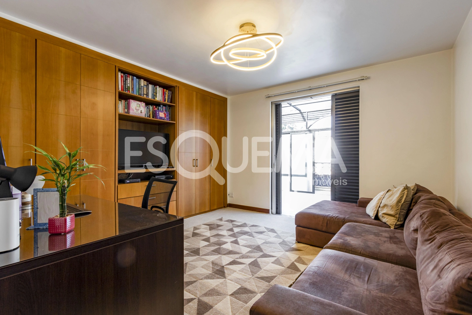 Casa recém-reformada em rua tranquila - Imagem 15