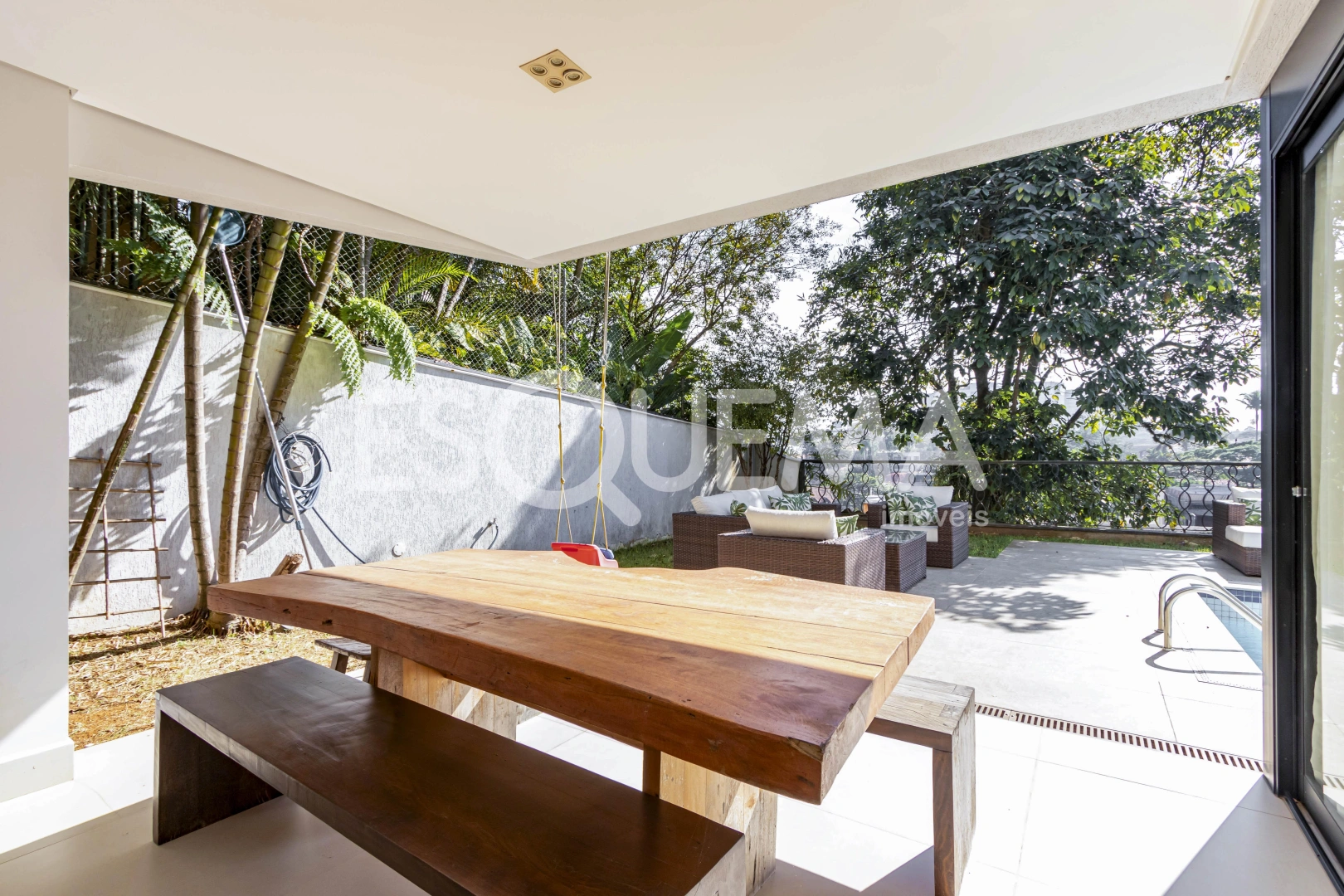 Casa recém-reformada em rua tranquila - Imagem 5
