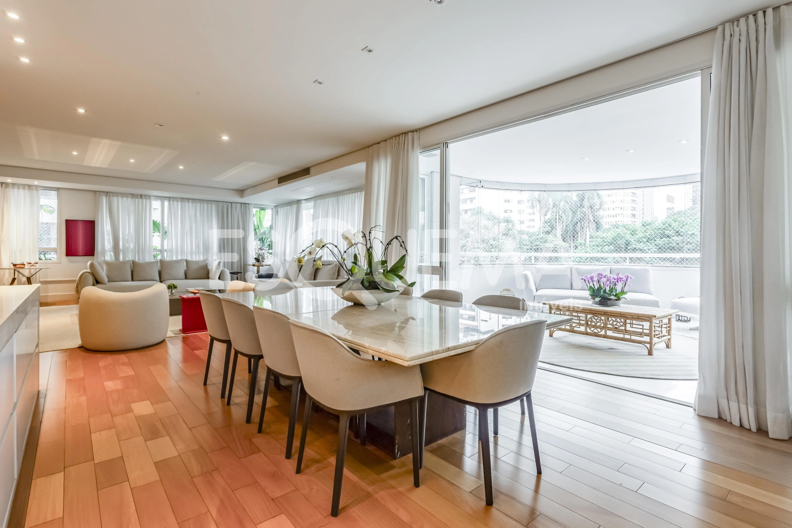 Apartamento em prédio moderno - Imagem 1