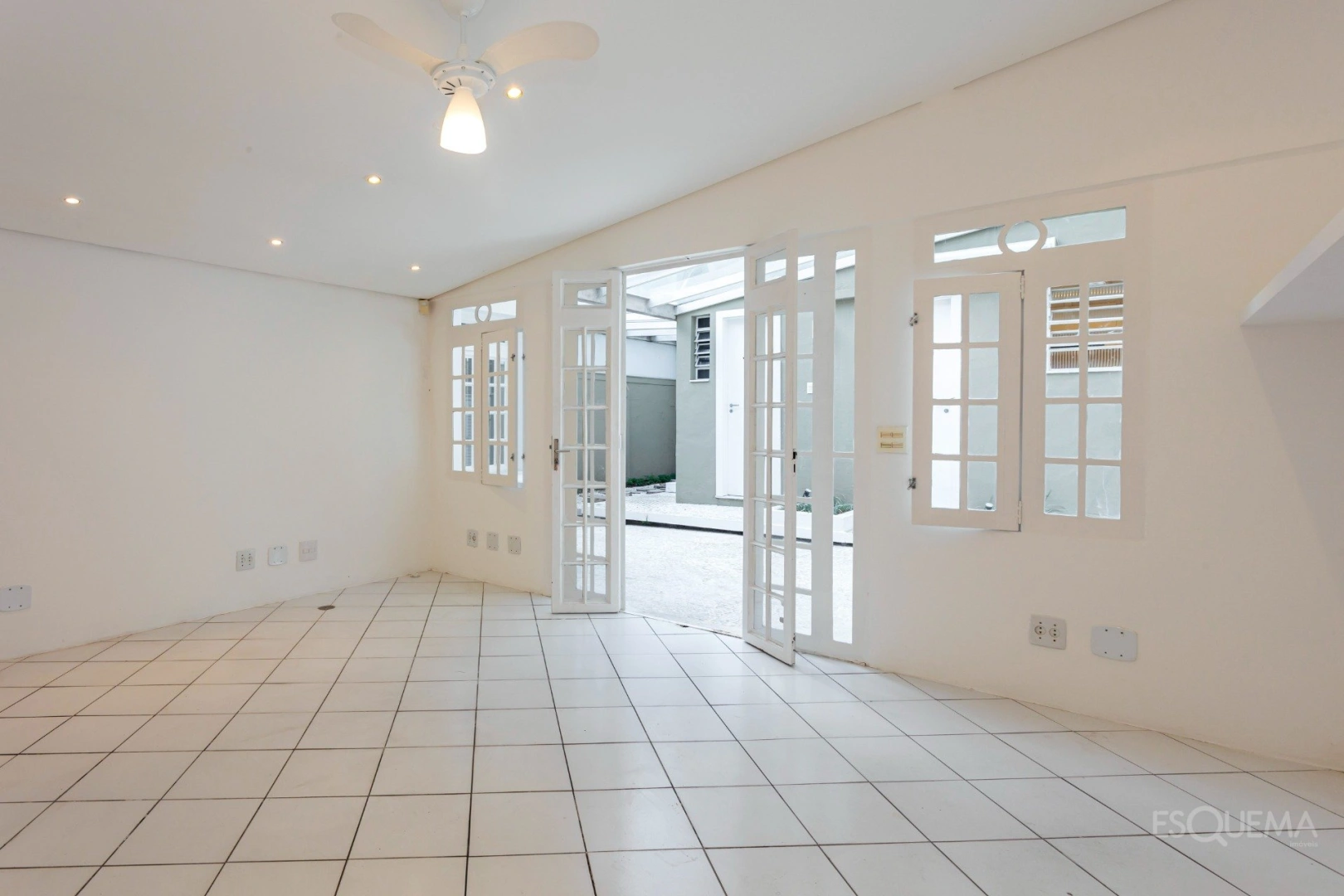 Casa reformada em região tranquila - Imagem 12