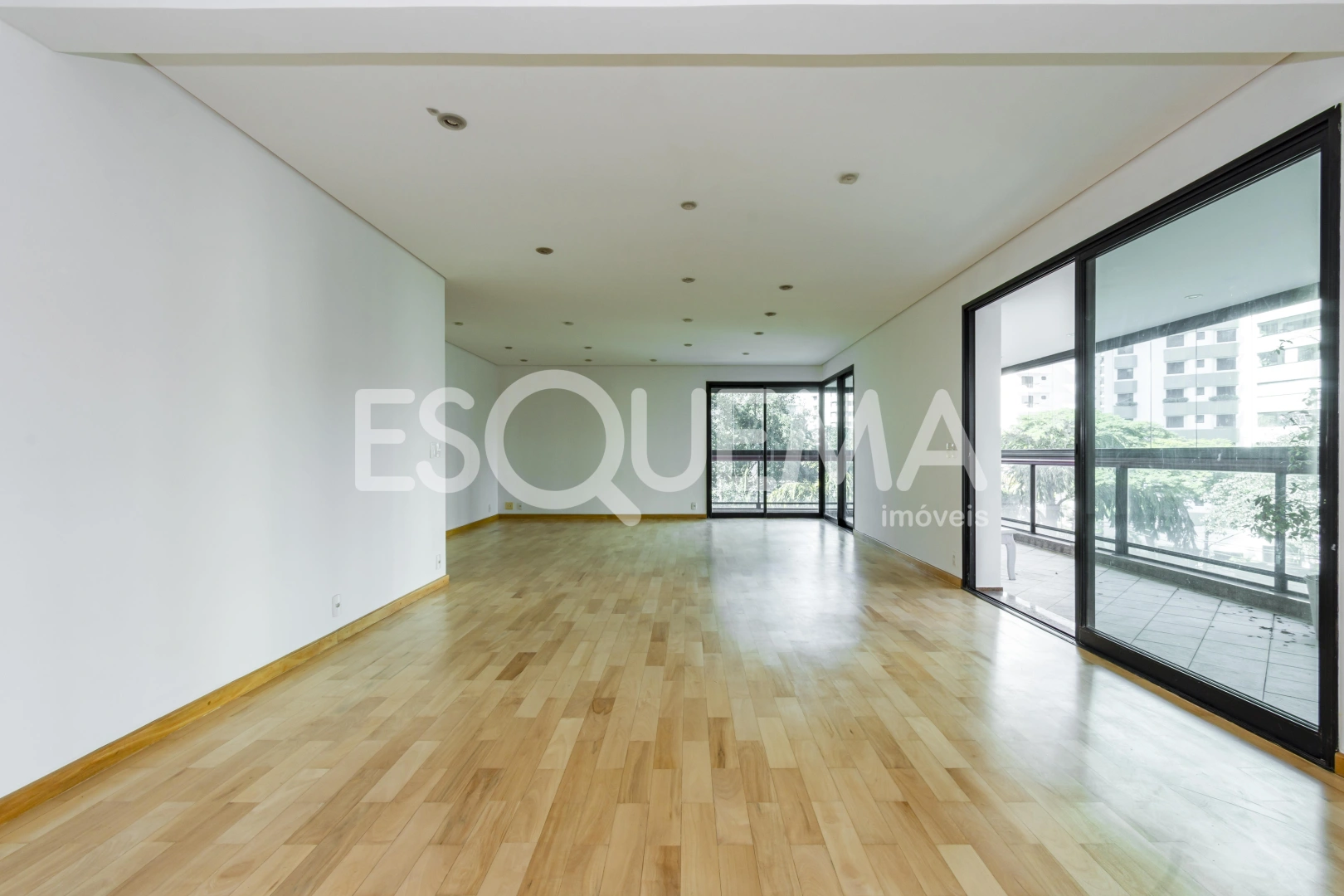 Apartamento amplo com ótima localização - Imagem 6