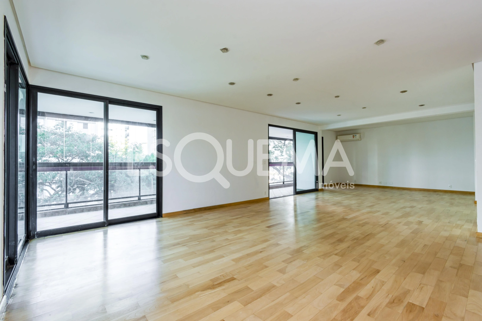 Apartamento amplo com ótima localização - Imagem 9