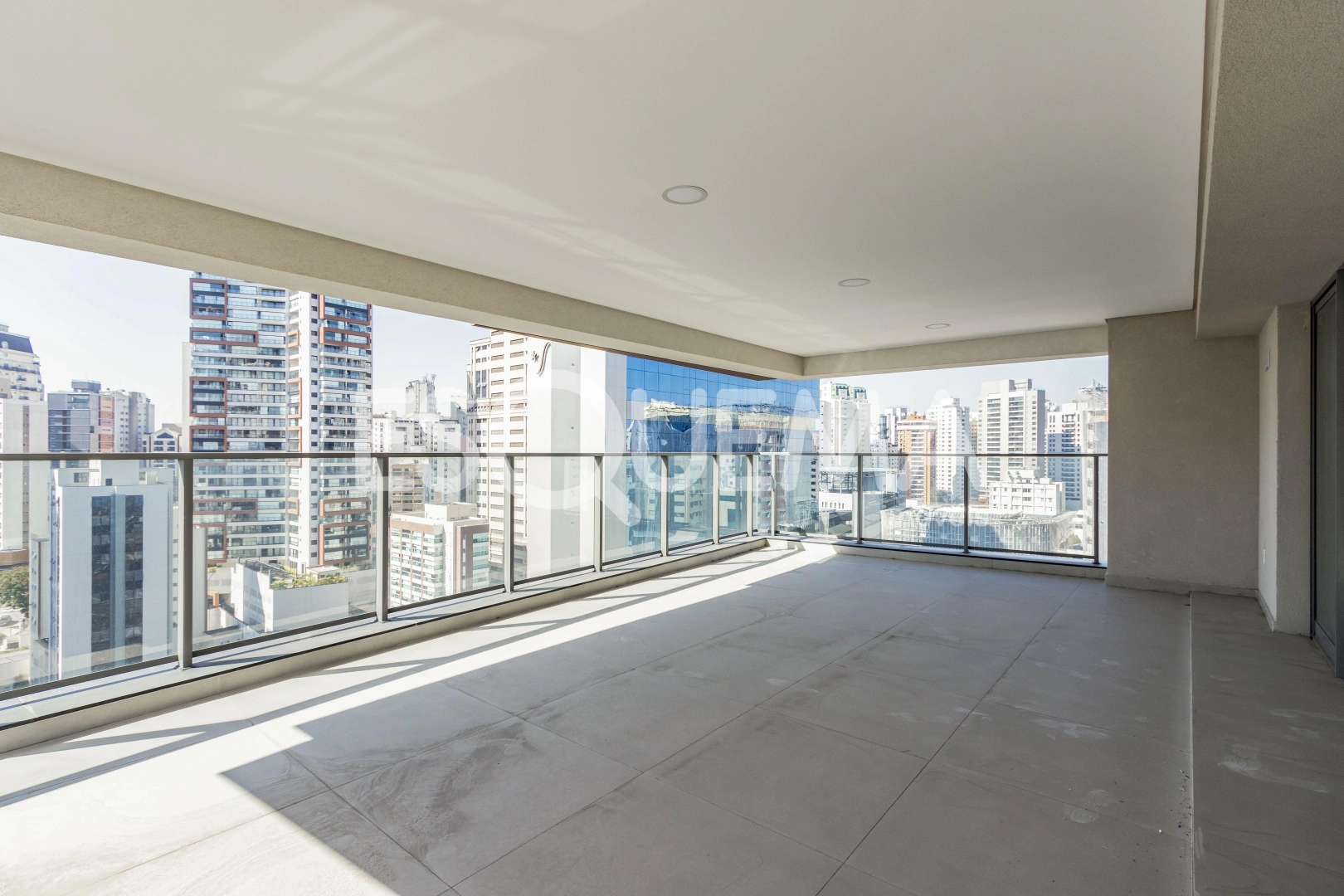 Apartamento luxuoso em ótima localização - Imagem 1