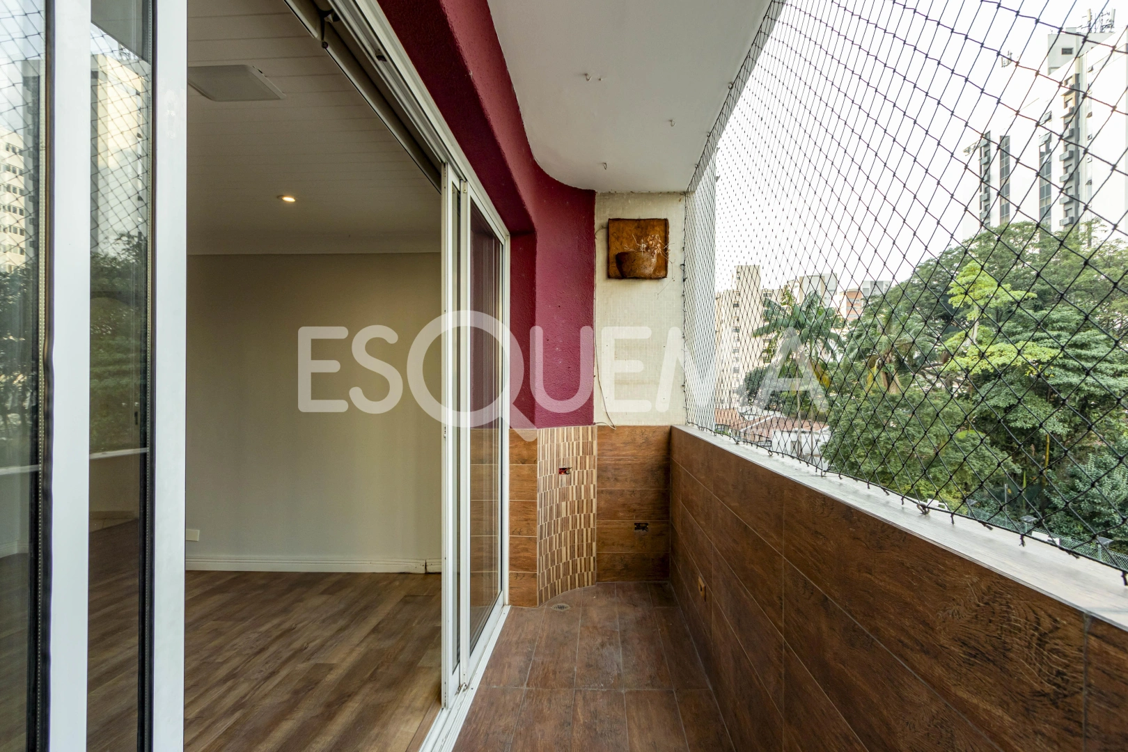 Apartamento em prédio procurado com excelente localização - Imagem 2