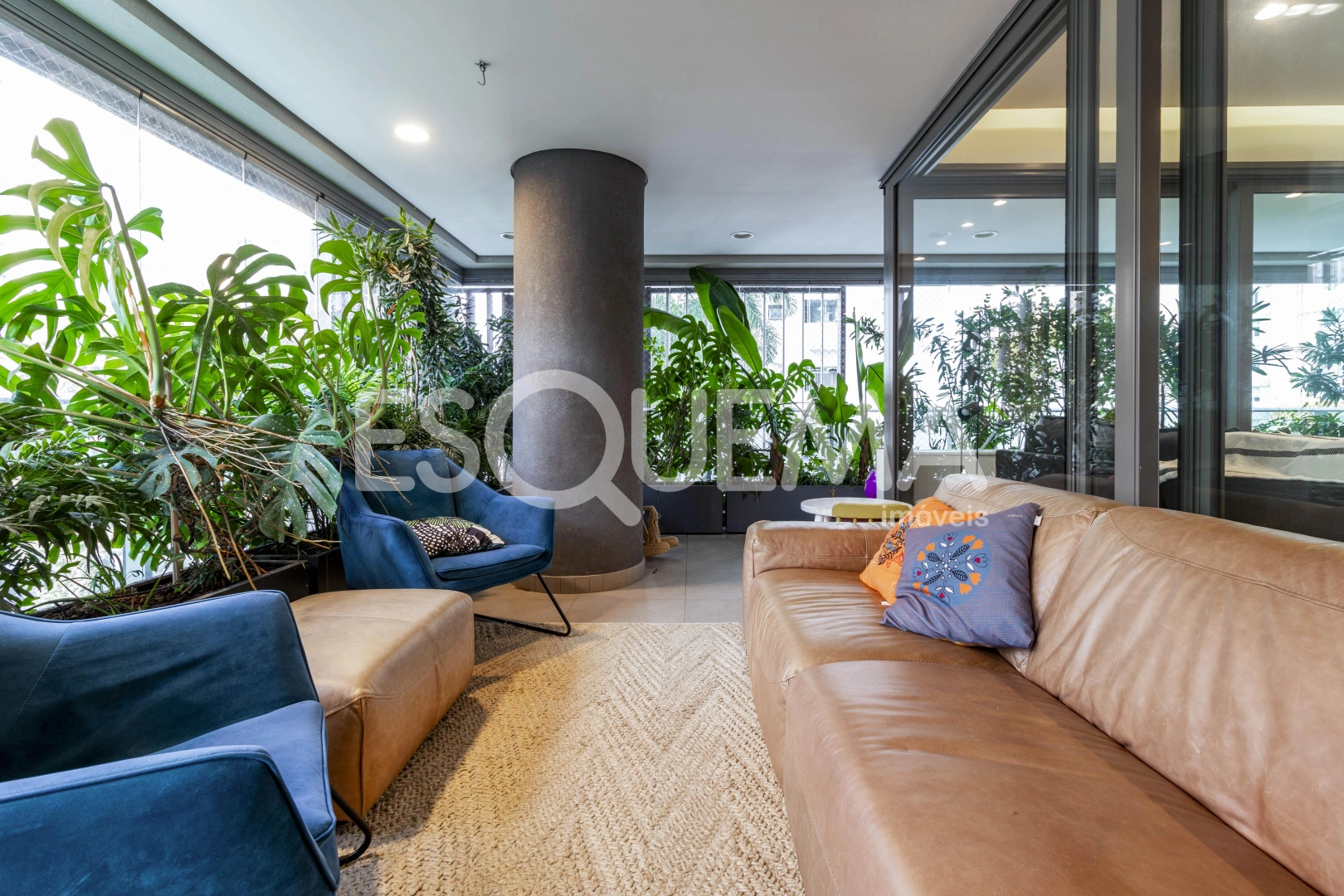 Apartamento mobiliado em ótima localização - Imagem 2